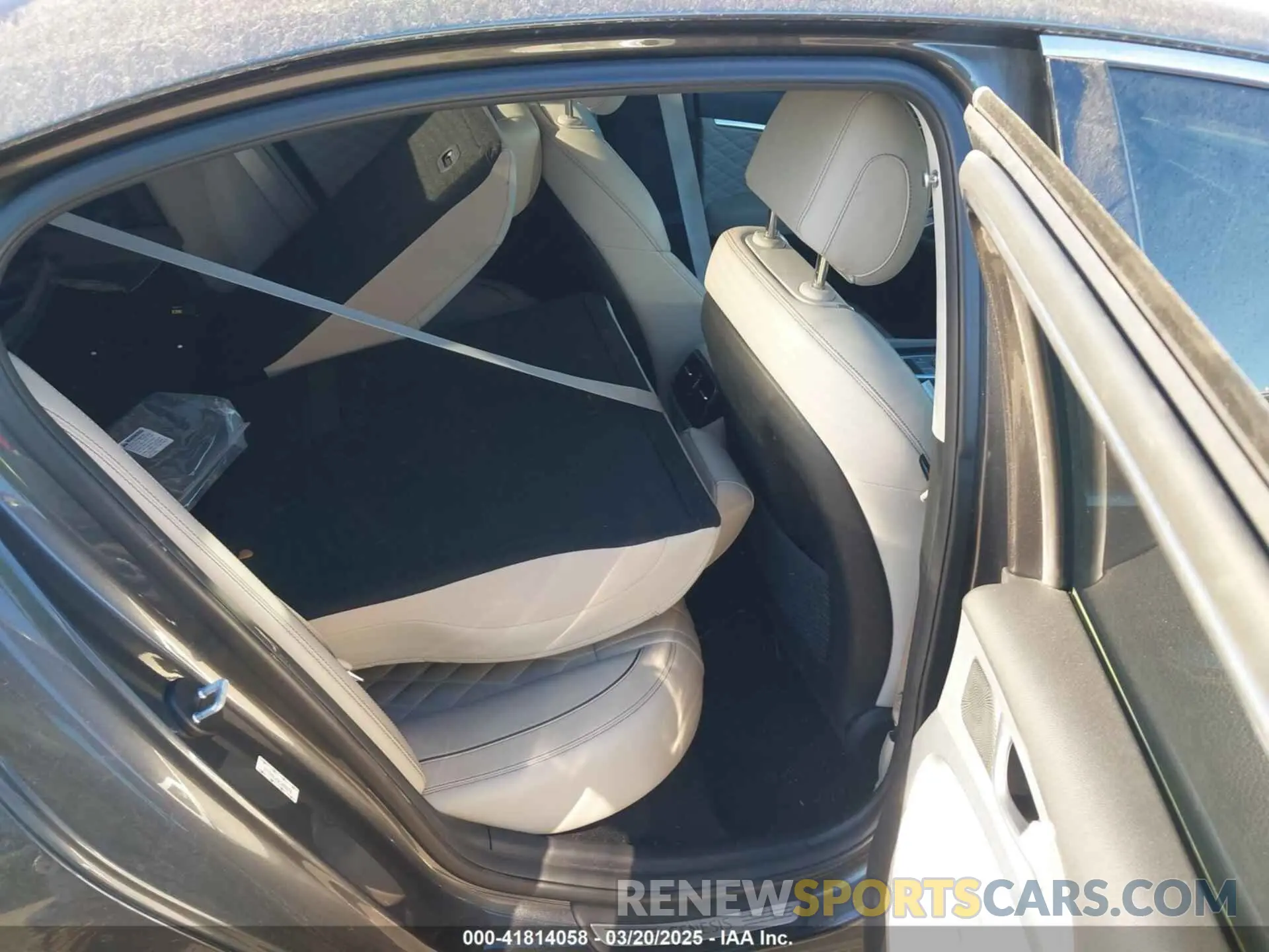 8 fotografías del automóvil dañado KMTG44LA3KU026670 GENESIS G70 2019
