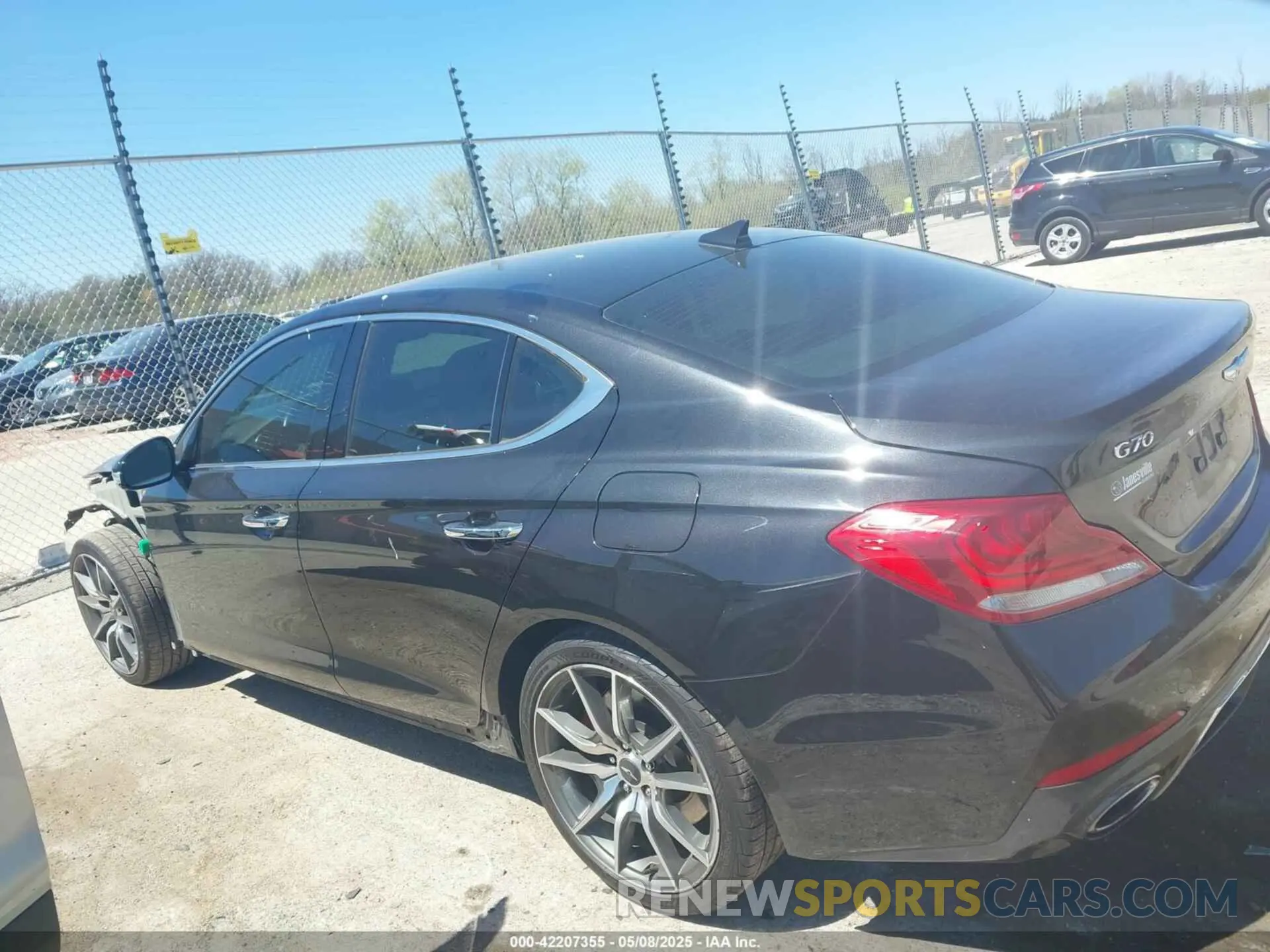 14 fotografías del automóvil dañado KMTG54LE3KU017600 GENESIS G70 2019