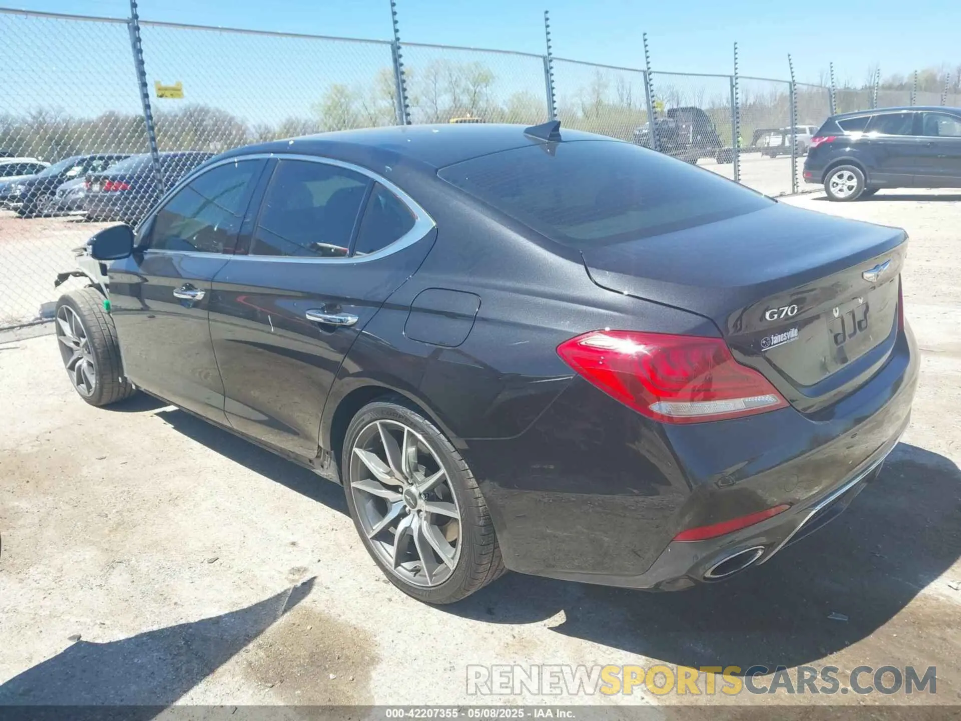 3 fotografías del automóvil dañado KMTG54LE3KU017600 GENESIS G70 2019
