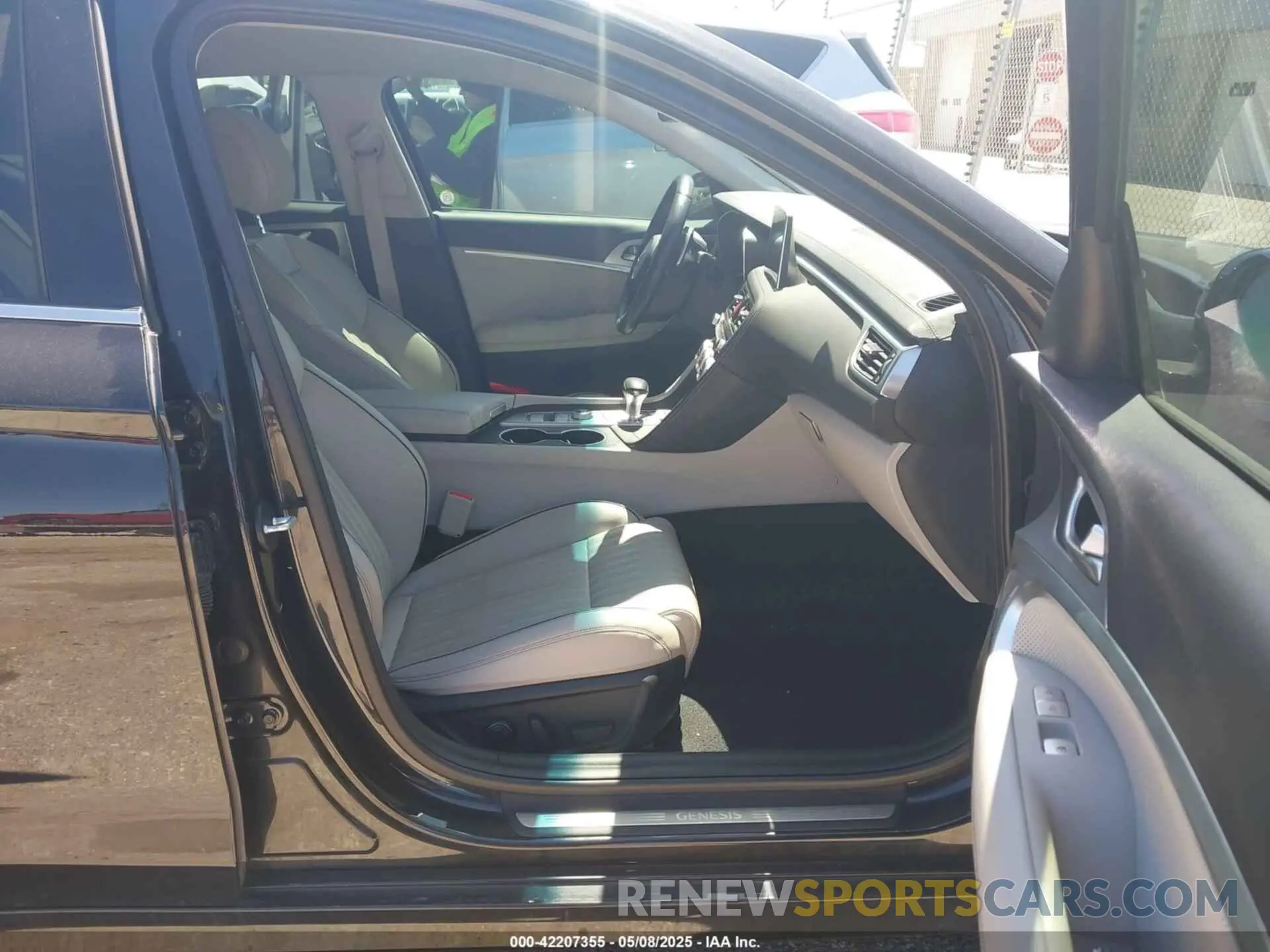 5 fotografías del automóvil dañado KMTG54LE3KU017600 GENESIS G70 2019