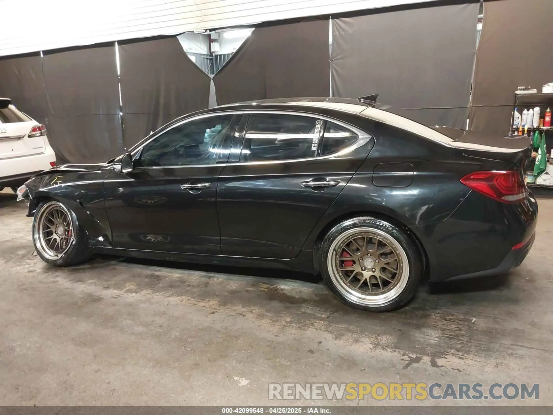 15 fotografías del automóvil dañado KMTG54LE6KU037582 GENESIS G70 2019