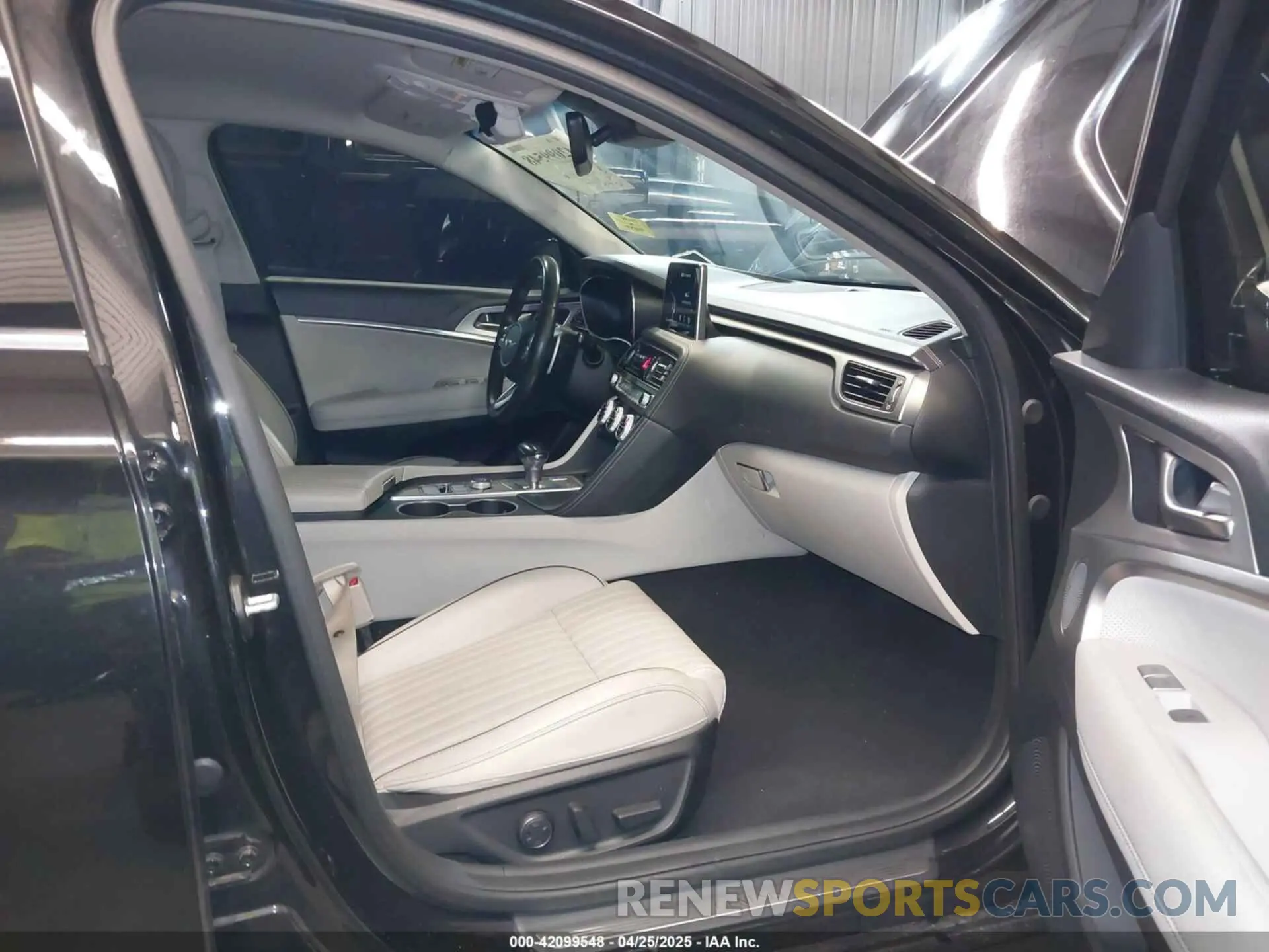 5 fotografías del automóvil dañado KMTG54LE6KU037582 GENESIS G70 2019