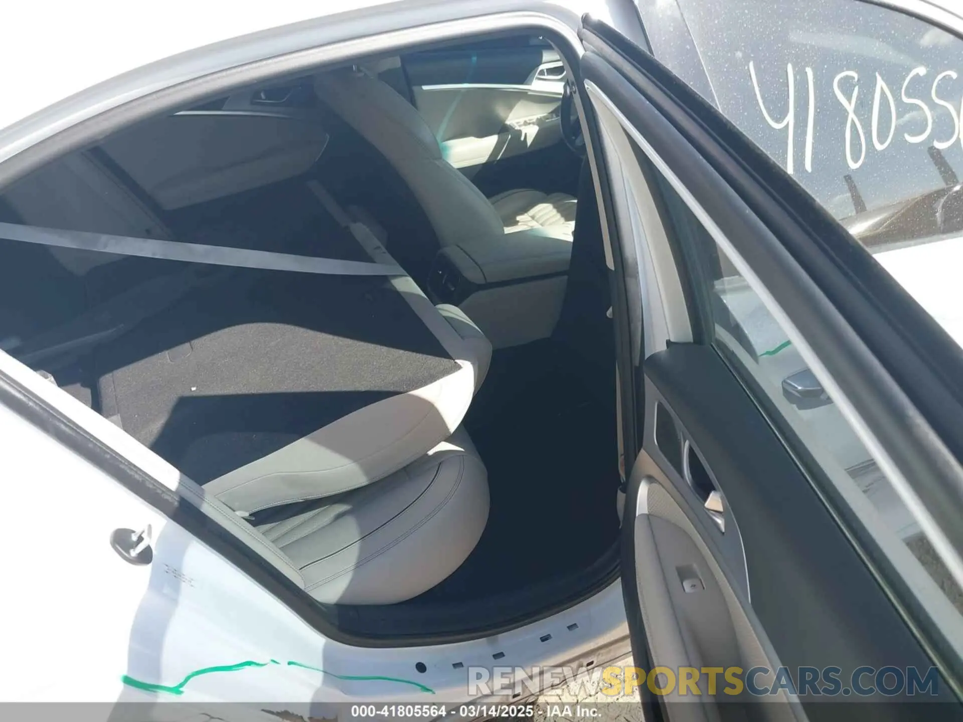 8 fotografías del automóvil dañado KMTG54LE7KU035128 GENESIS G70 2019