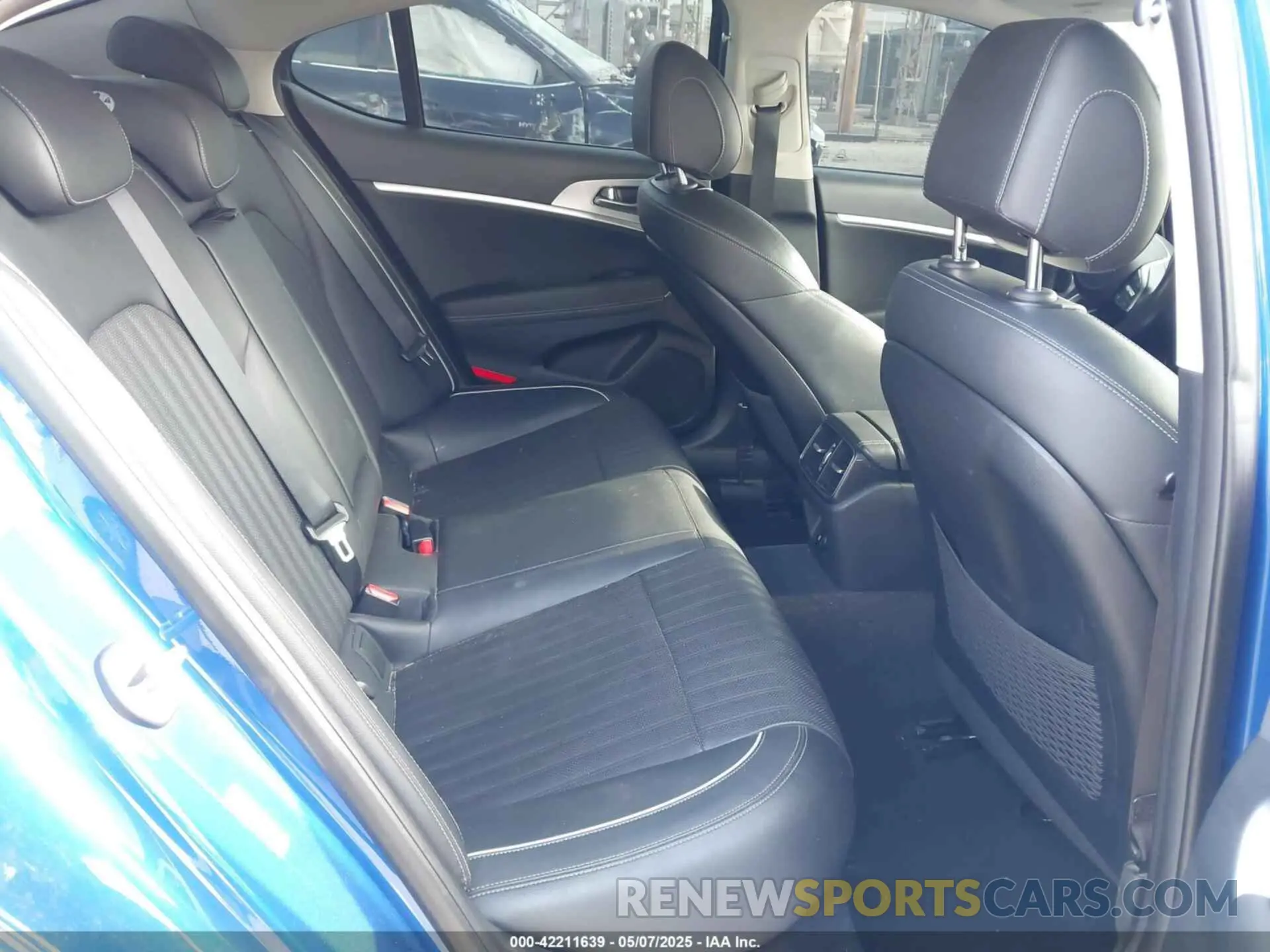 8 fotografías del automóvil dañado KMTG74LE4KU032620 GENESIS G70 2019