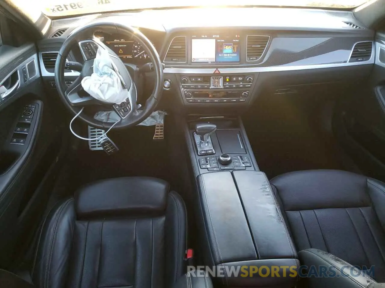 8 fotografías del automóvil dañado KMTFN4JB1LU339187 GENESIS G70 2020
