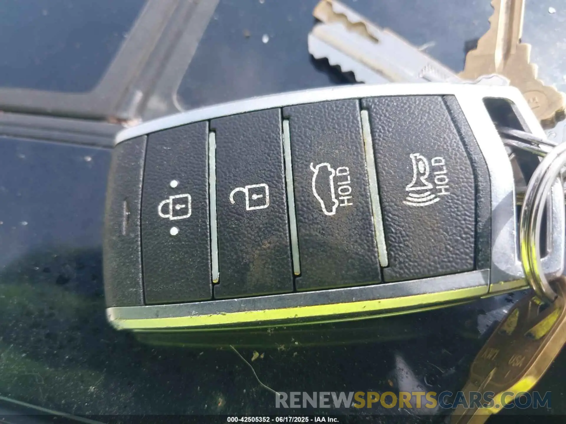 11 fotografías del automóvil dañado KMTG24LA5LU057278 GENESIS G70 2020