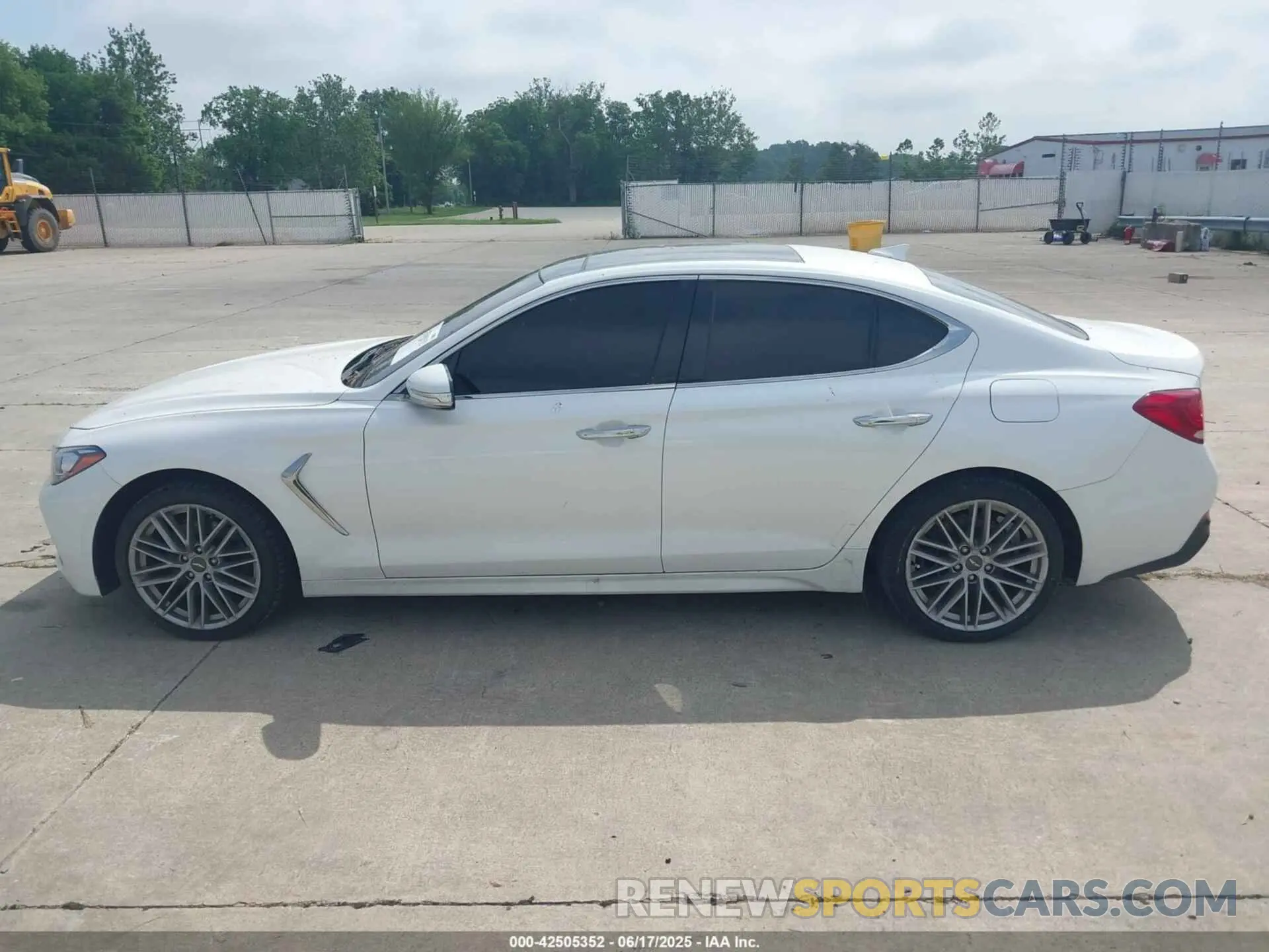 14 fotografías del automóvil dañado KMTG24LA5LU057278 GENESIS G70 2020