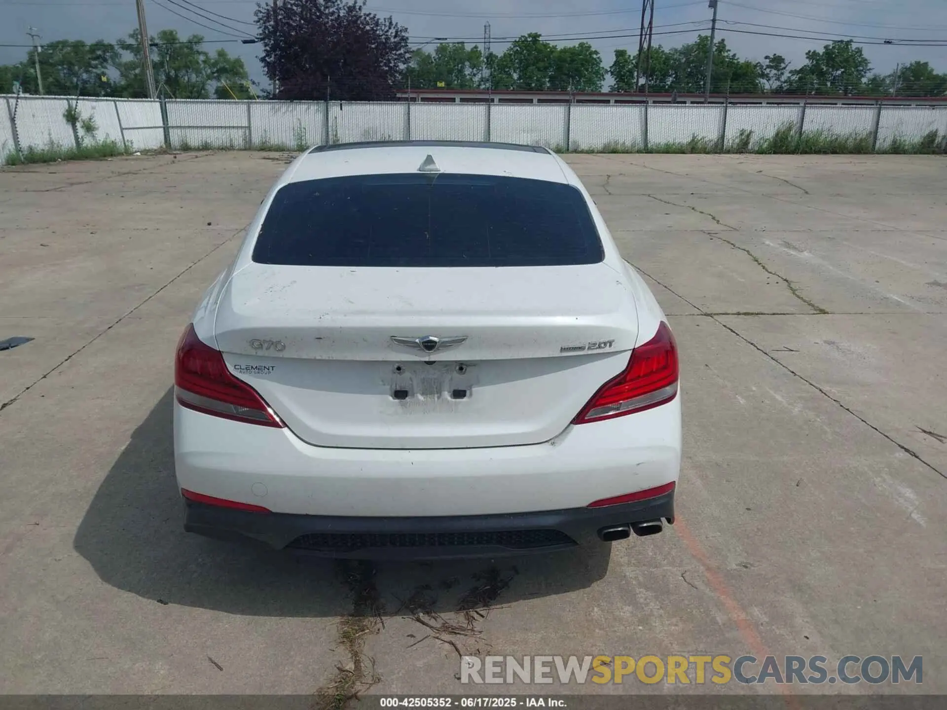 16 fotografías del automóvil dañado KMTG24LA5LU057278 GENESIS G70 2020