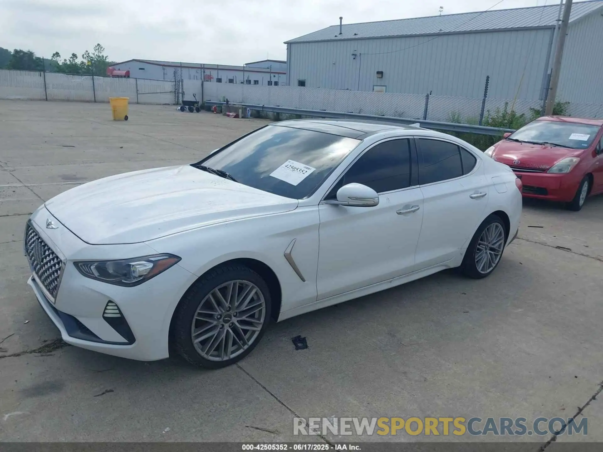 2 fotografías del automóvil dañado KMTG24LA5LU057278 GENESIS G70 2020