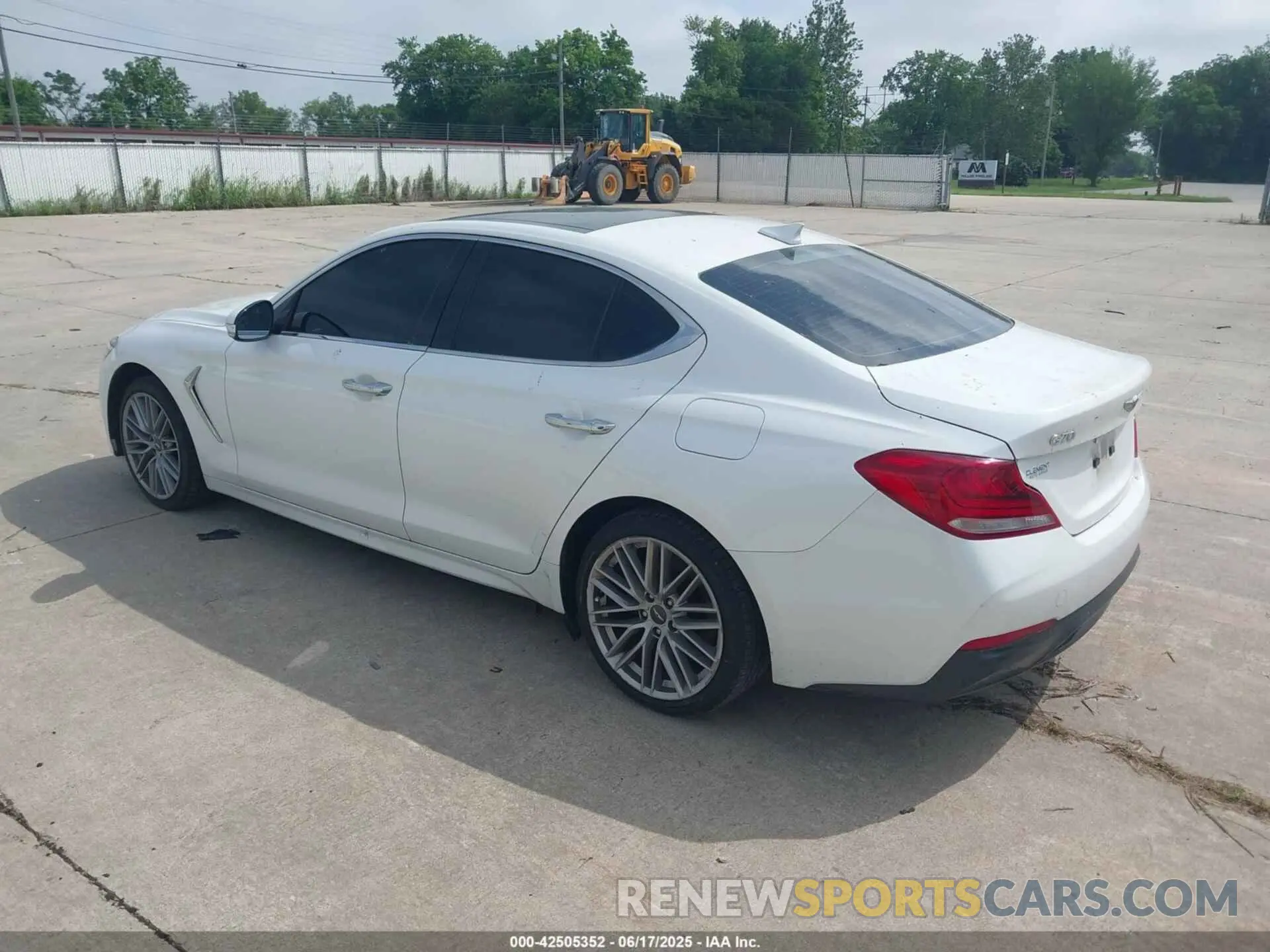 3 fotografías del automóvil dañado KMTG24LA5LU057278 GENESIS G70 2020