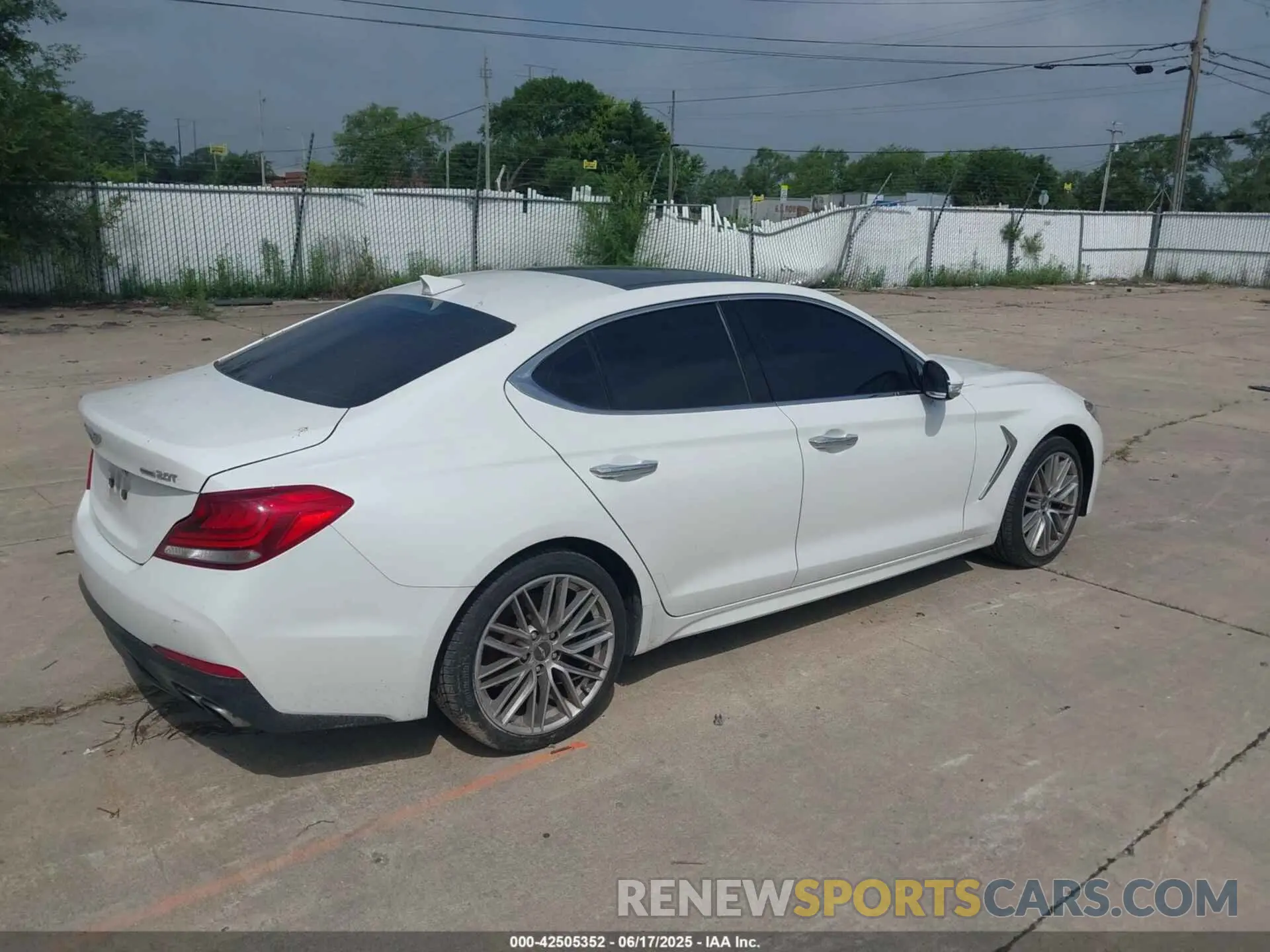 4 fotografías del automóvil dañado KMTG24LA5LU057278 GENESIS G70 2020