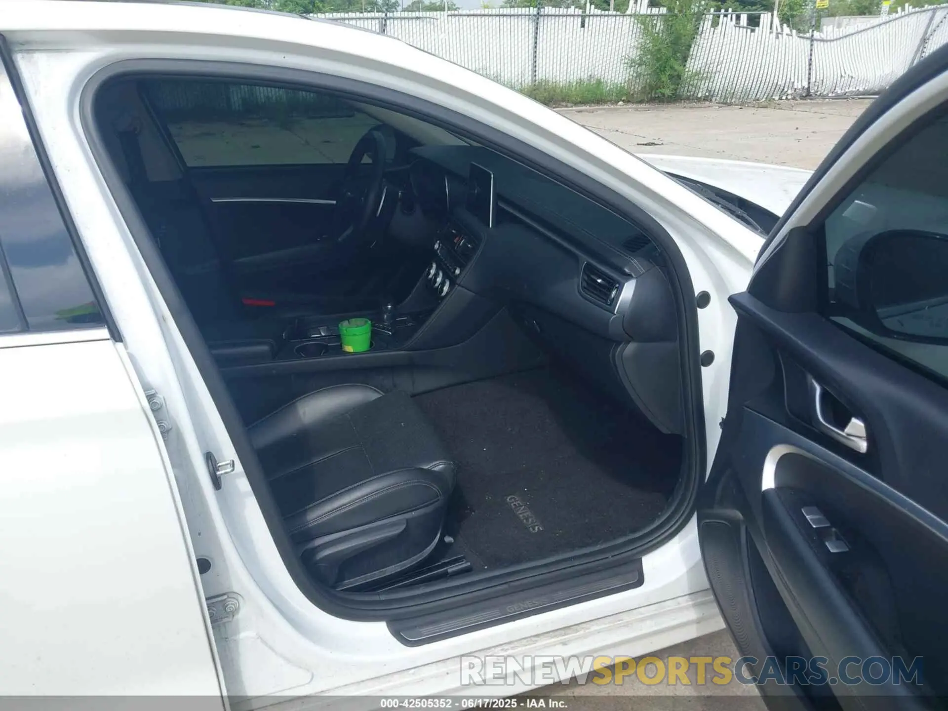 5 fotografías del automóvil dañado KMTG24LA5LU057278 GENESIS G70 2020