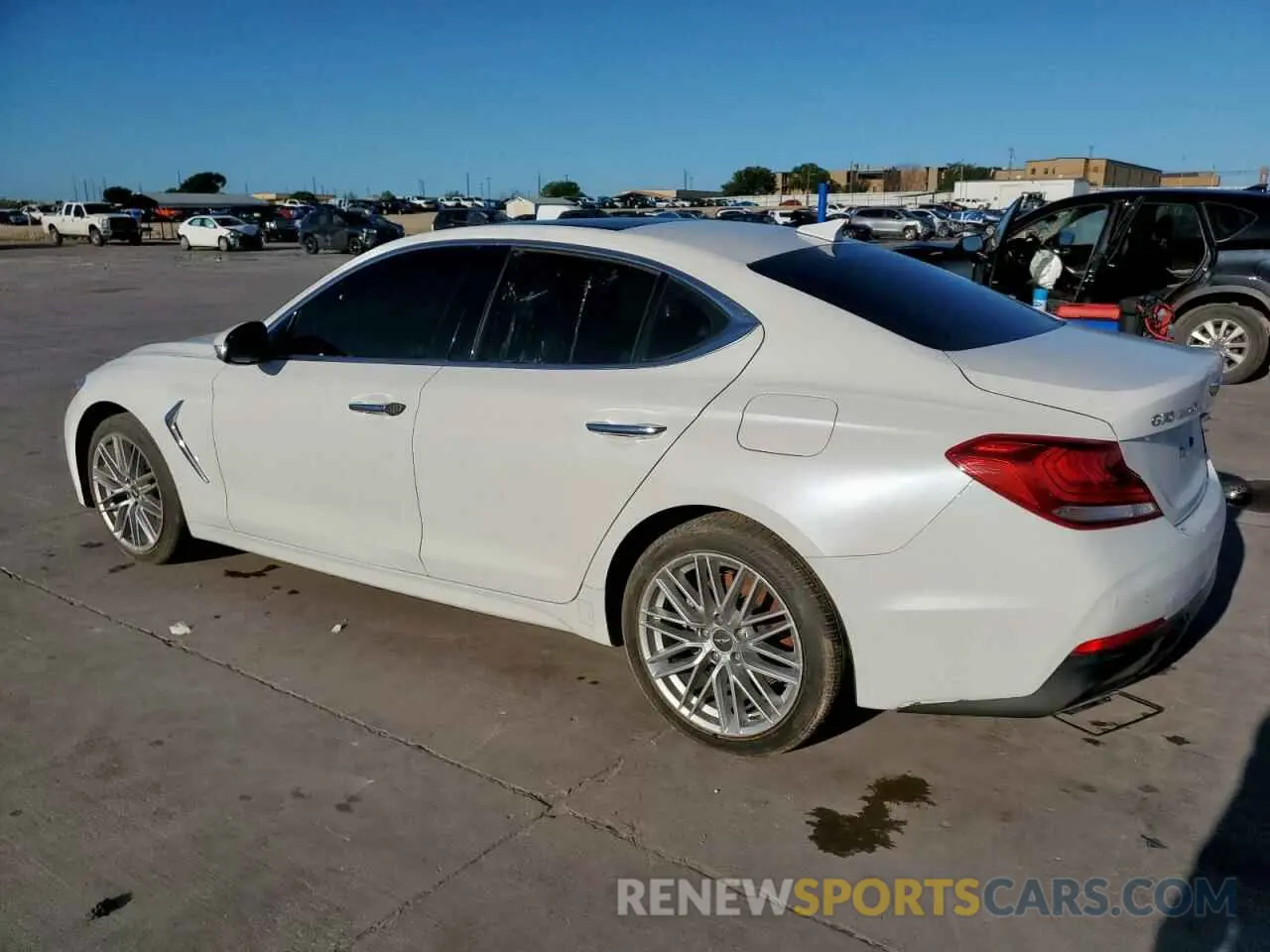 2 fotografías del automóvil dañado KMTG34LA1LU063284 GENESIS G70 2020