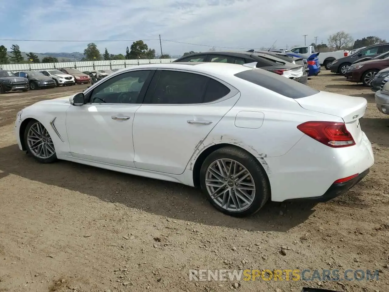 2 fotografías del automóvil dañado KMTG34LA3LU055977 GENESIS G70 2020