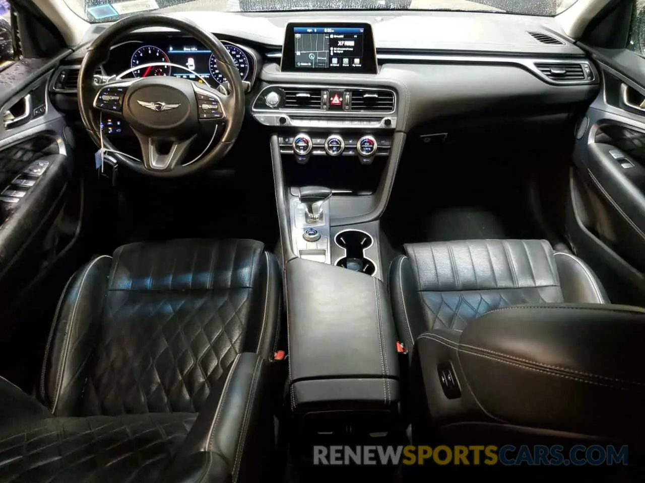 8 fotografías del automóvil dañado KMTG44LA2LU051481 GENESIS G70 2020