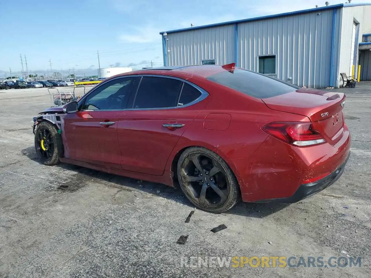 2 fotografías del automóvil dañado KMTG44LA8LU045233 GENESIS G70 2020