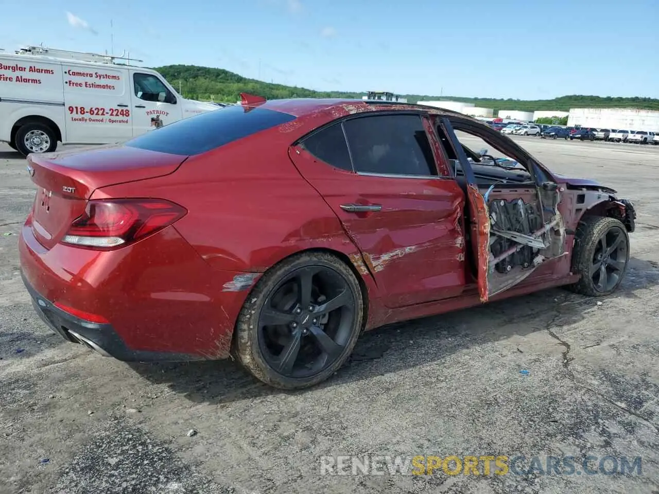 3 fotografías del automóvil dañado KMTG44LA8LU045233 GENESIS G70 2020