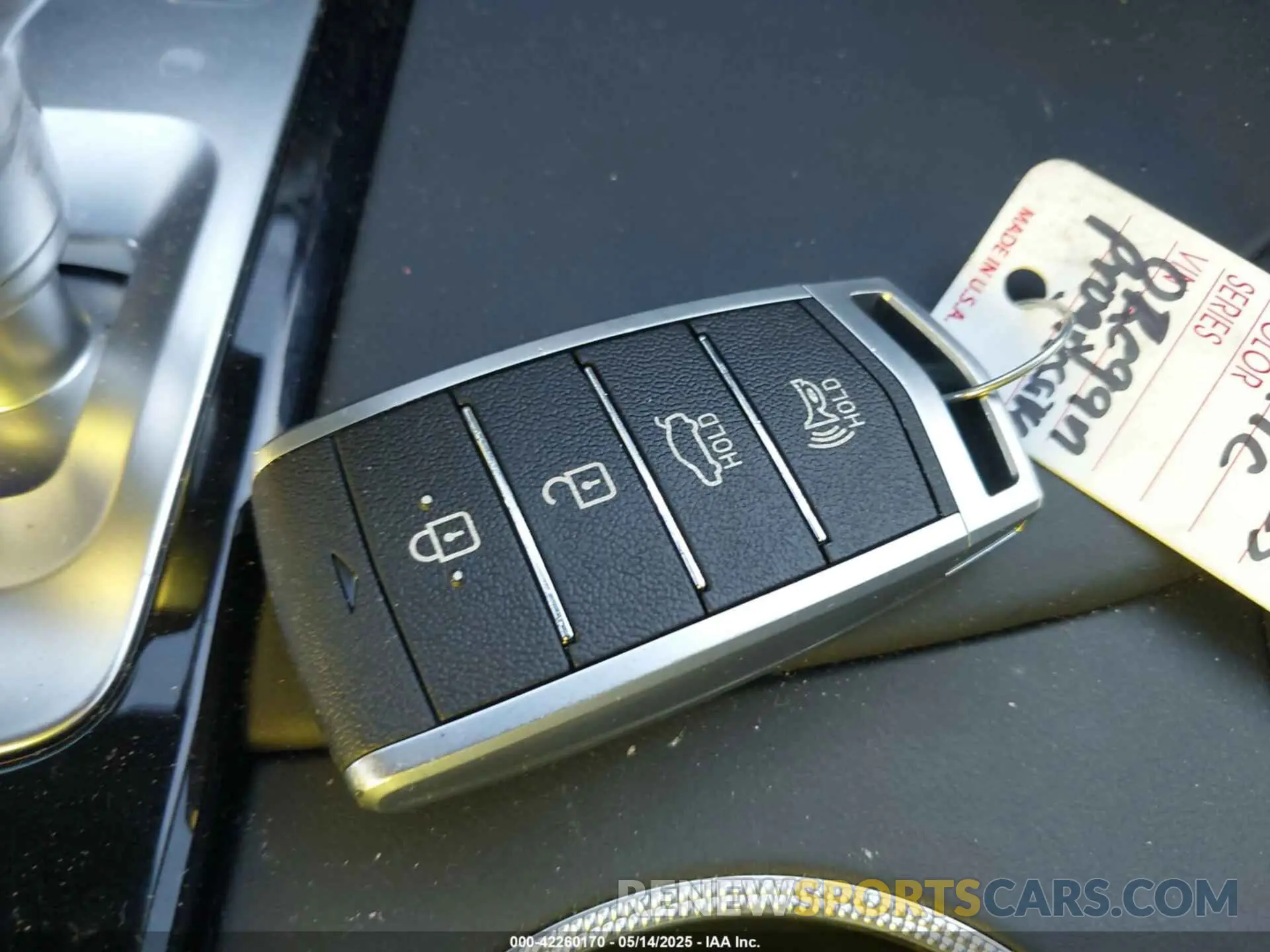 11 fotografías del automóvil dañado KMTG64LA1LU062420 GENESIS G70 2020