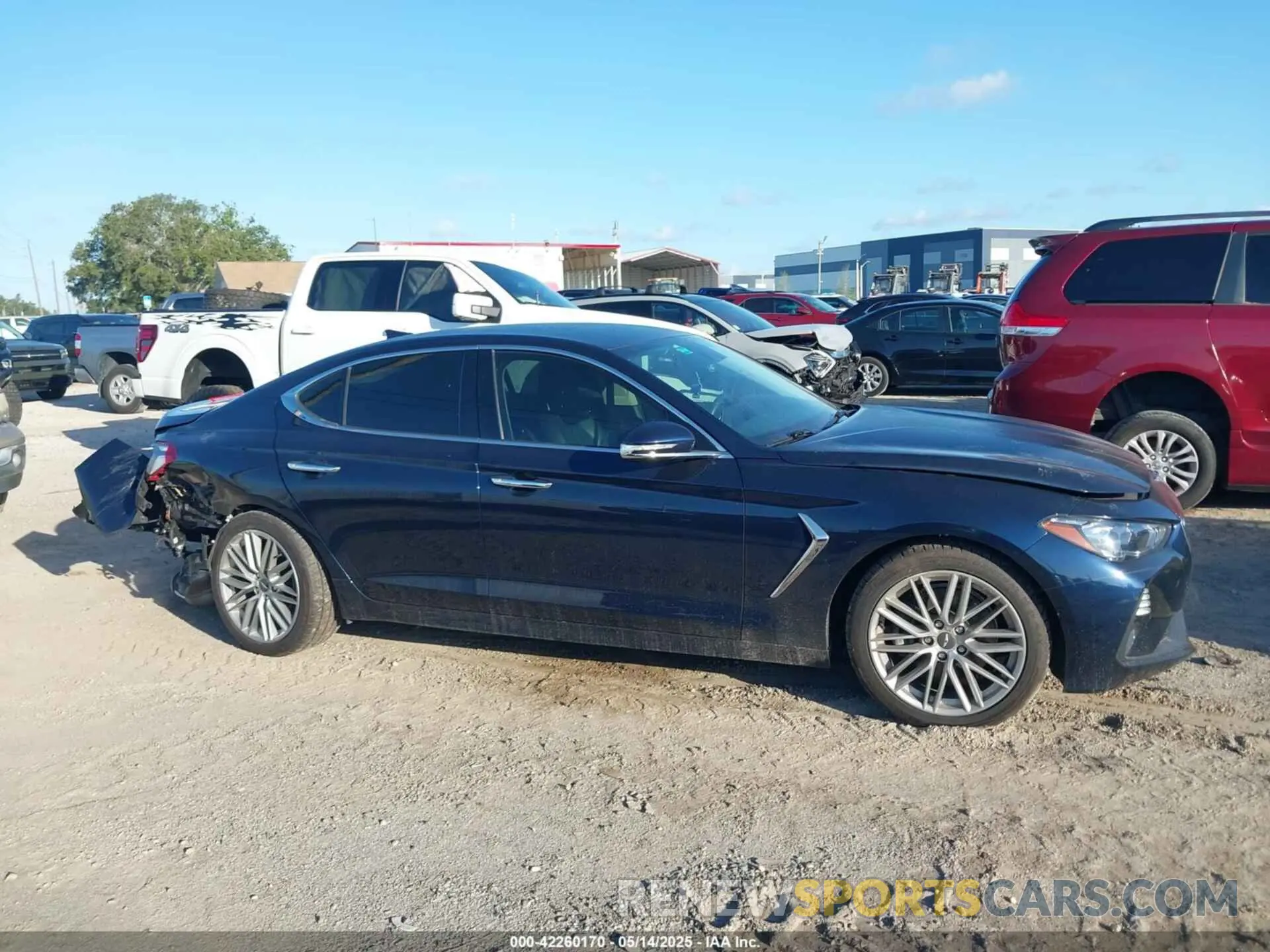 13 fotografías del automóvil dañado KMTG64LA1LU062420 GENESIS G70 2020