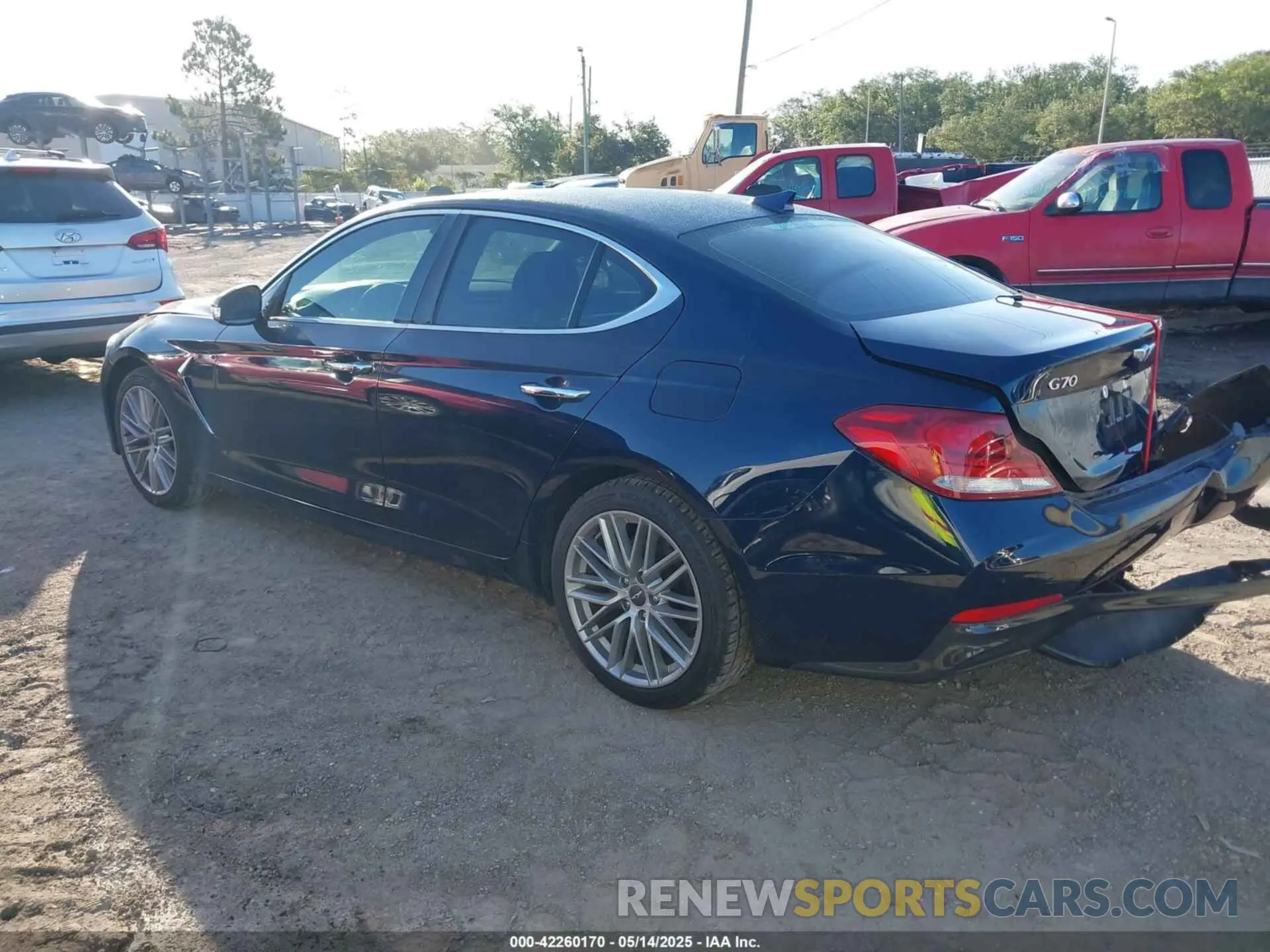 3 fotografías del automóvil dañado KMTG64LA1LU062420 GENESIS G70 2020