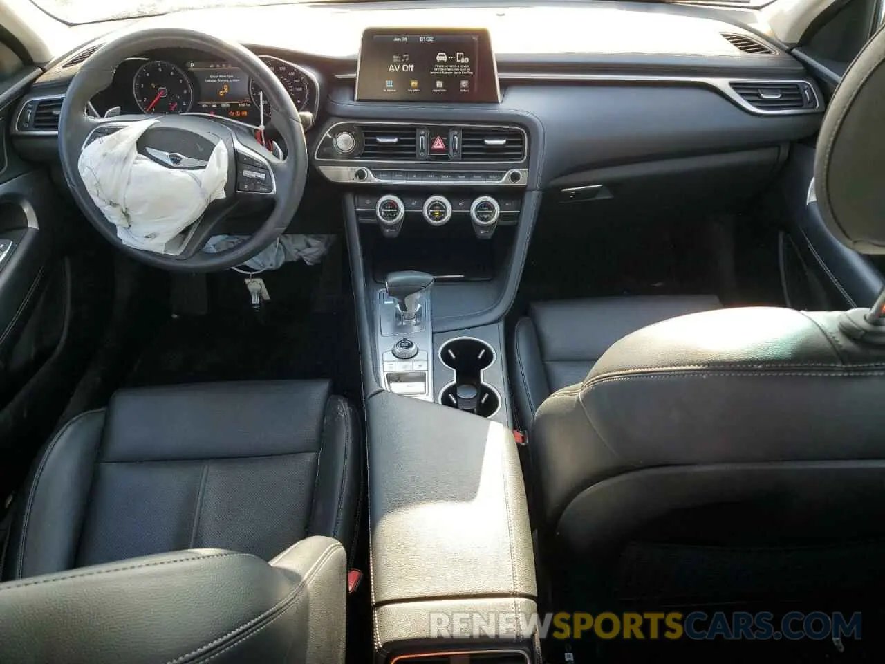 8 fotografías del automóvil dañado KMTG64LA2LU060241 GENESIS G70 2020