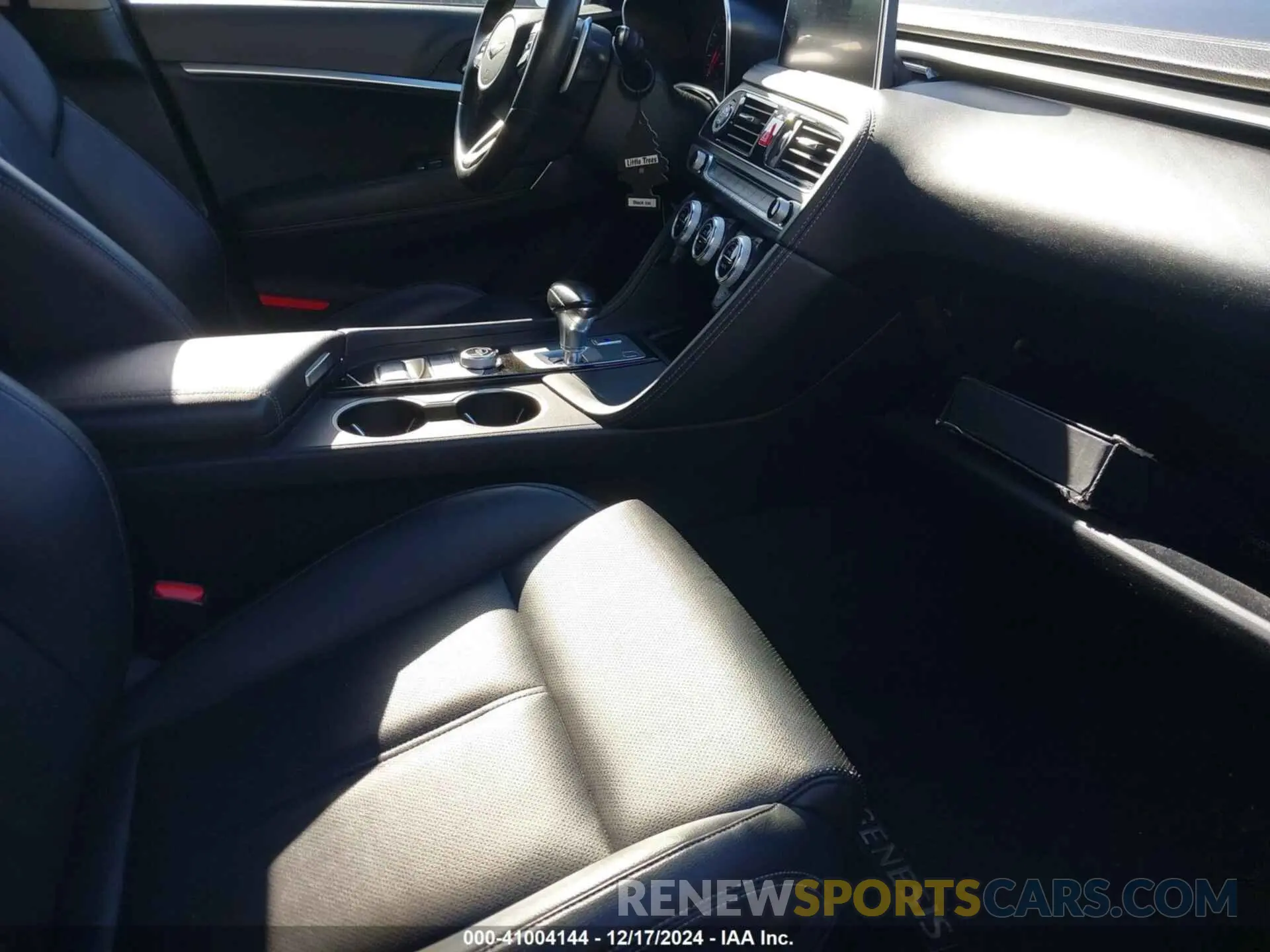 5 fotografías del automóvil dañado KMTG64LA3LU062290 GENESIS G70 2020