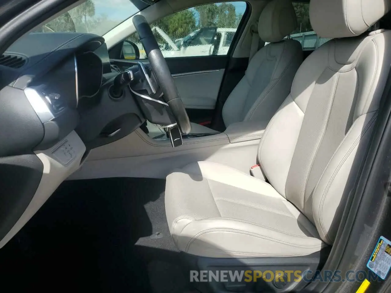 7 fotografías del automóvil dañado KMTG64LA4LU056255 GENESIS G70 2020