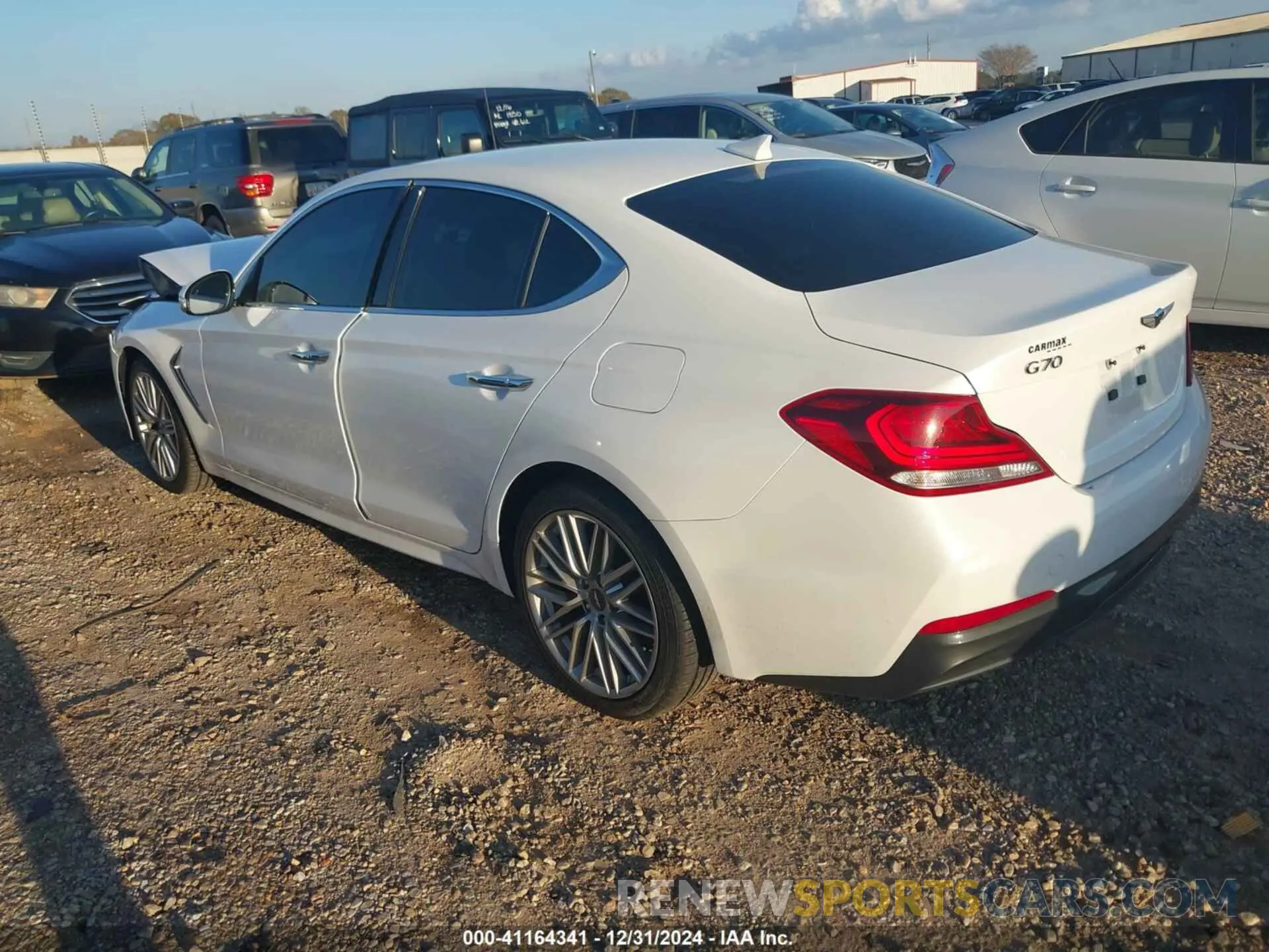3 fotografías del automóvil dañado KMTG64LA8LU056386 GENESIS G70 2020