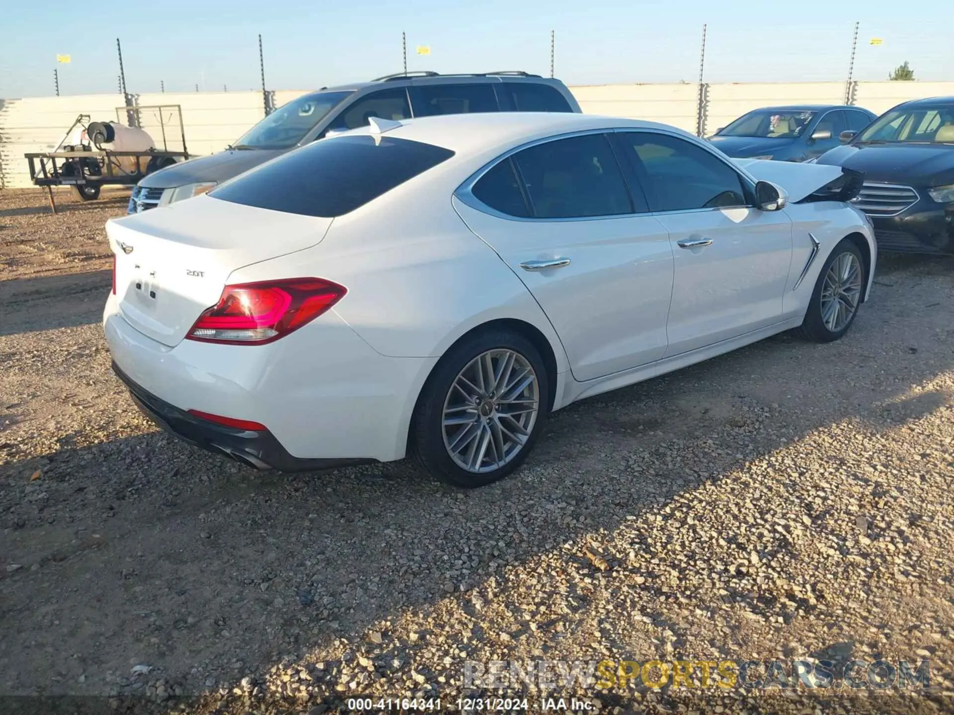 4 fotografías del automóvil dañado KMTG64LA8LU056386 GENESIS G70 2020