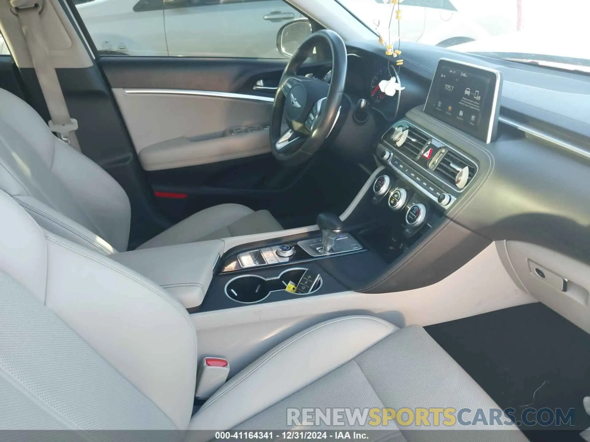 5 fotografías del automóvil dañado KMTG64LA8LU056386 GENESIS G70 2020