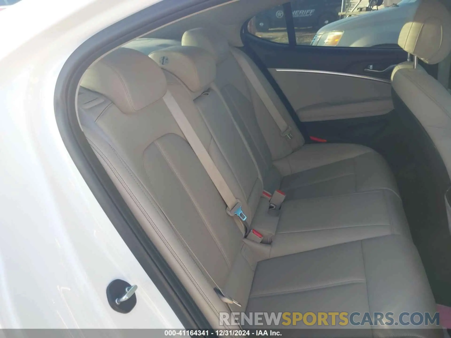 8 fotografías del automóvil dañado KMTG64LA8LU056386 GENESIS G70 2020