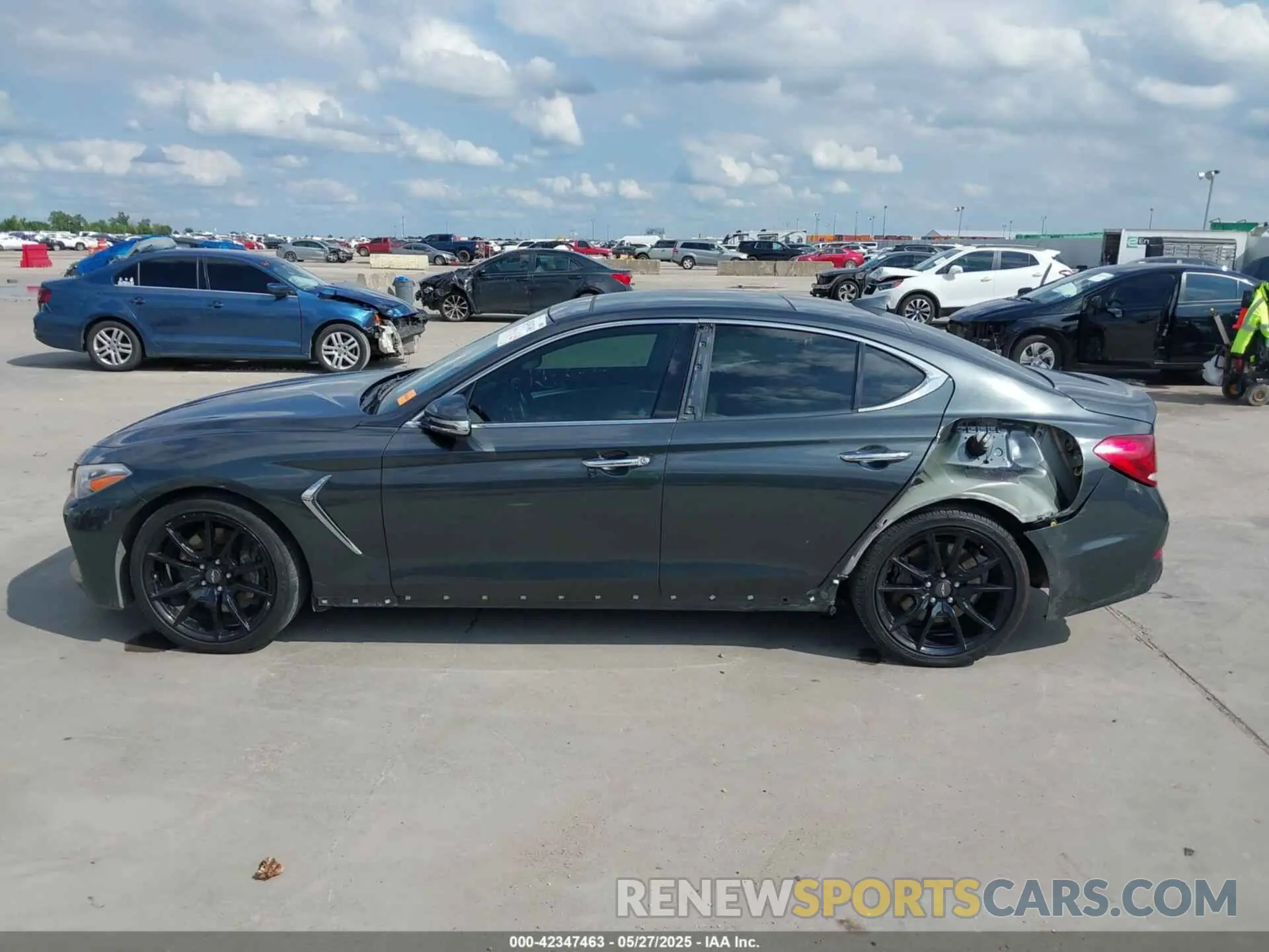 14 fotografías del automóvil dañado KMTG74LE8LU050250 GENESIS G70 2020
