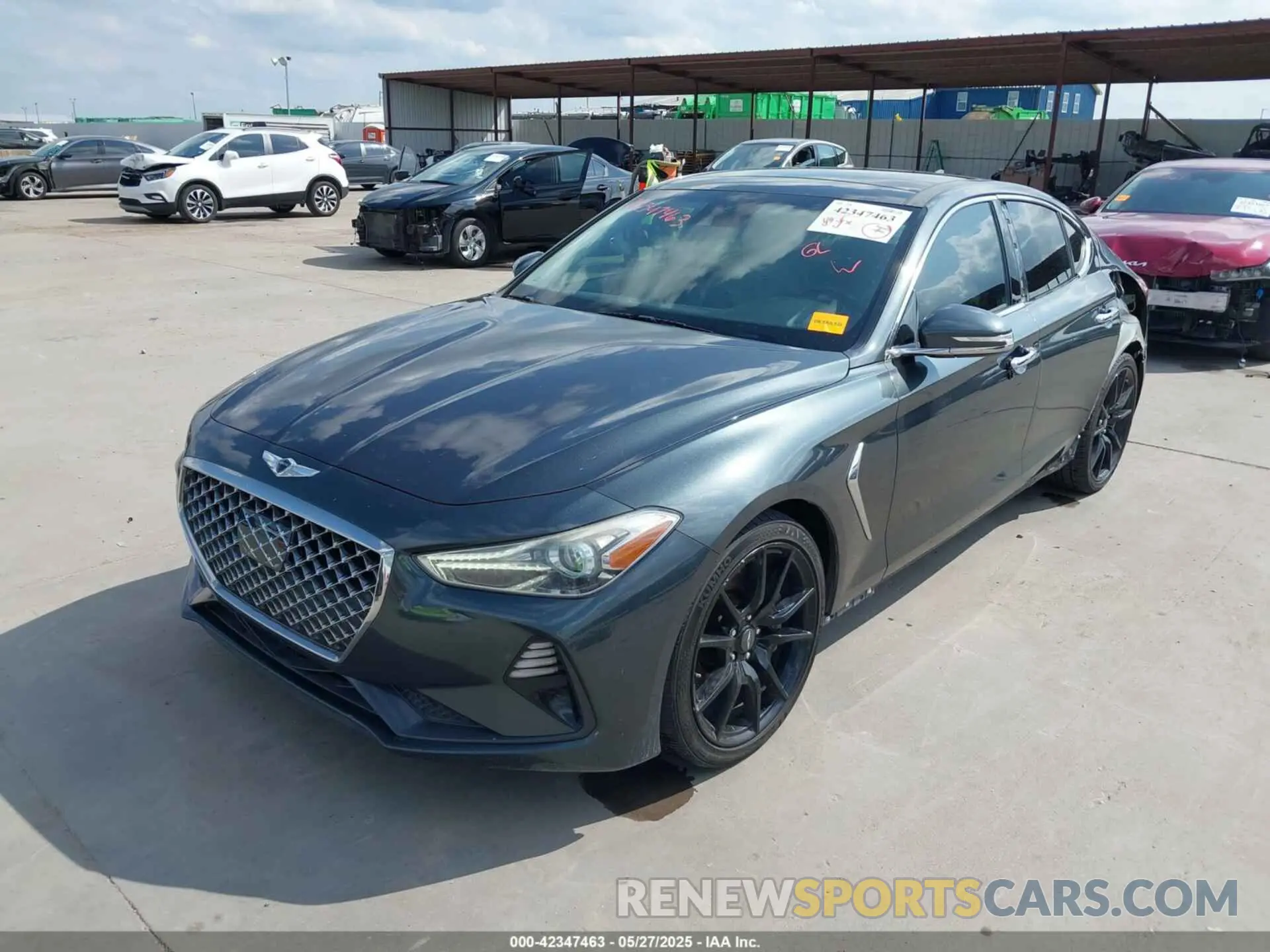 2 fotografías del automóvil dañado KMTG74LE8LU050250 GENESIS G70 2020