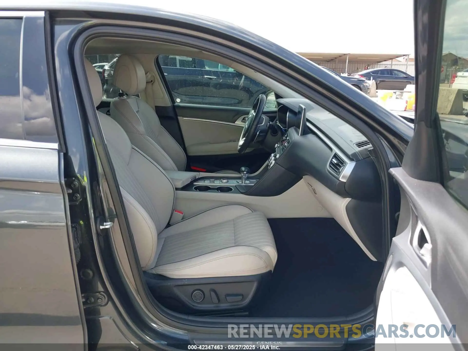 5 fotografías del automóvil dañado KMTG74LE8LU050250 GENESIS G70 2020