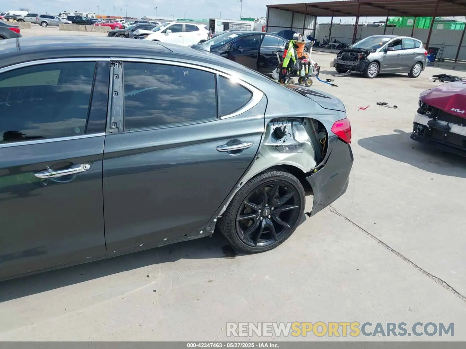 6 fotografías del automóvil dañado KMTG74LE8LU050250 GENESIS G70 2020