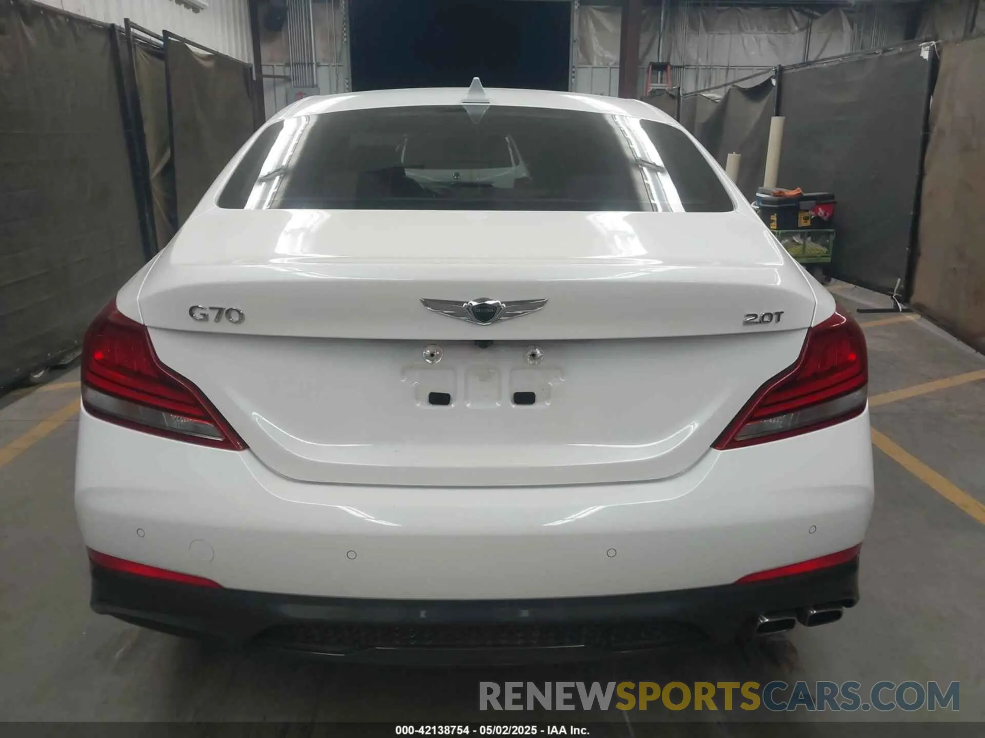 16 fotografías del automóvil dañado KMTG44LA2MU067102 GENESIS G70 2021