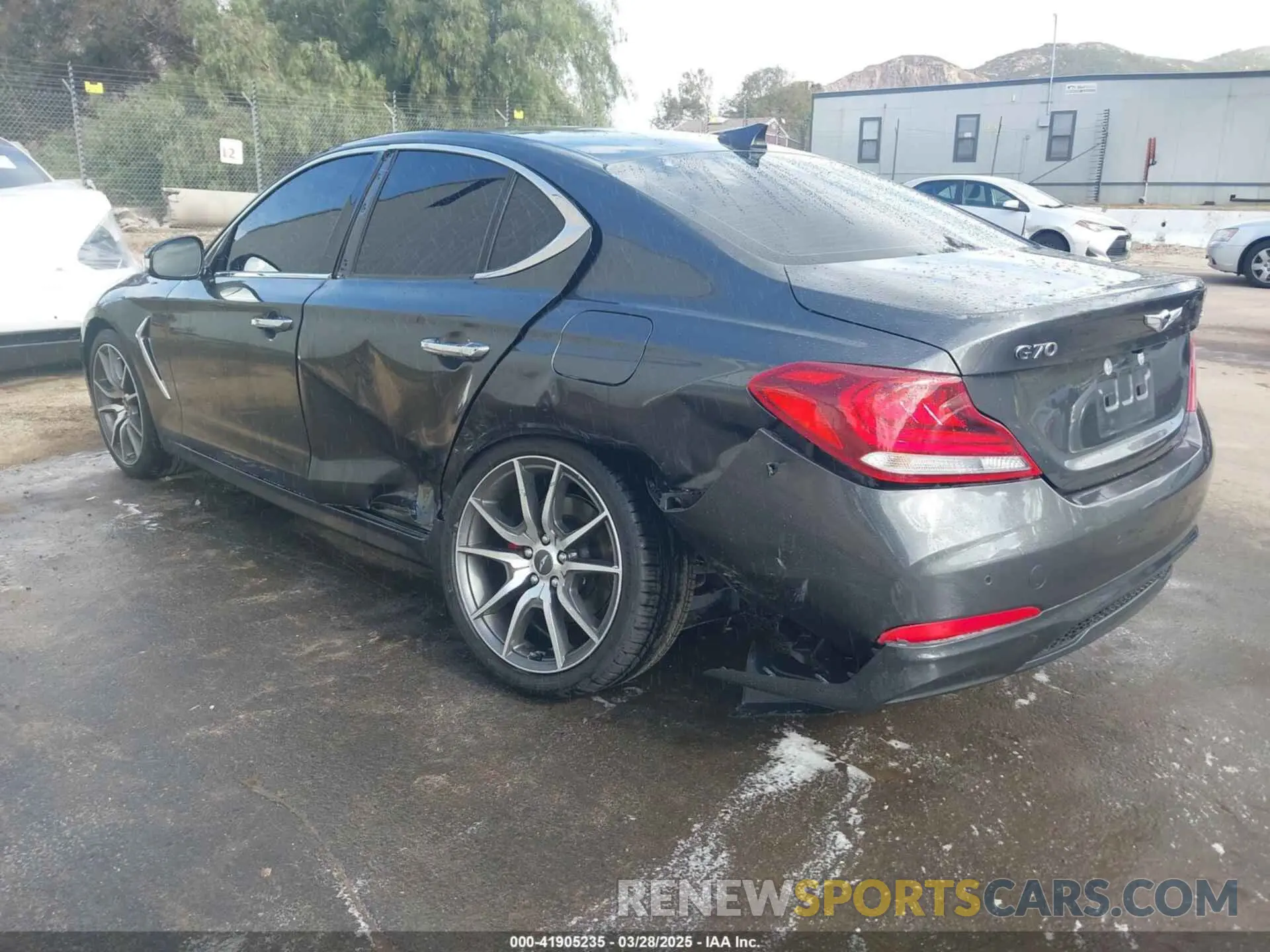 3 fotografías del automóvil dañado KMTG44LA9MU067016 GENESIS G70 2021