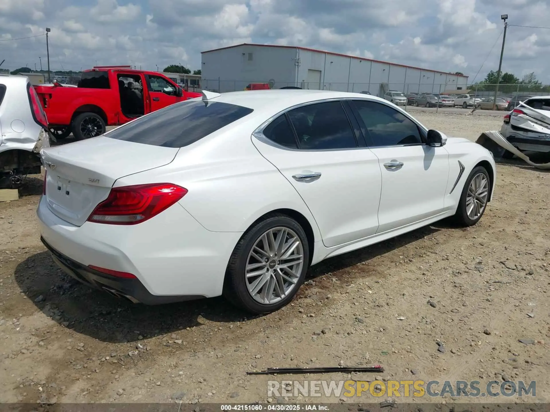 4 fotografías del automóvil dañado KMTG64LA2MU074982 GENESIS G70 2021