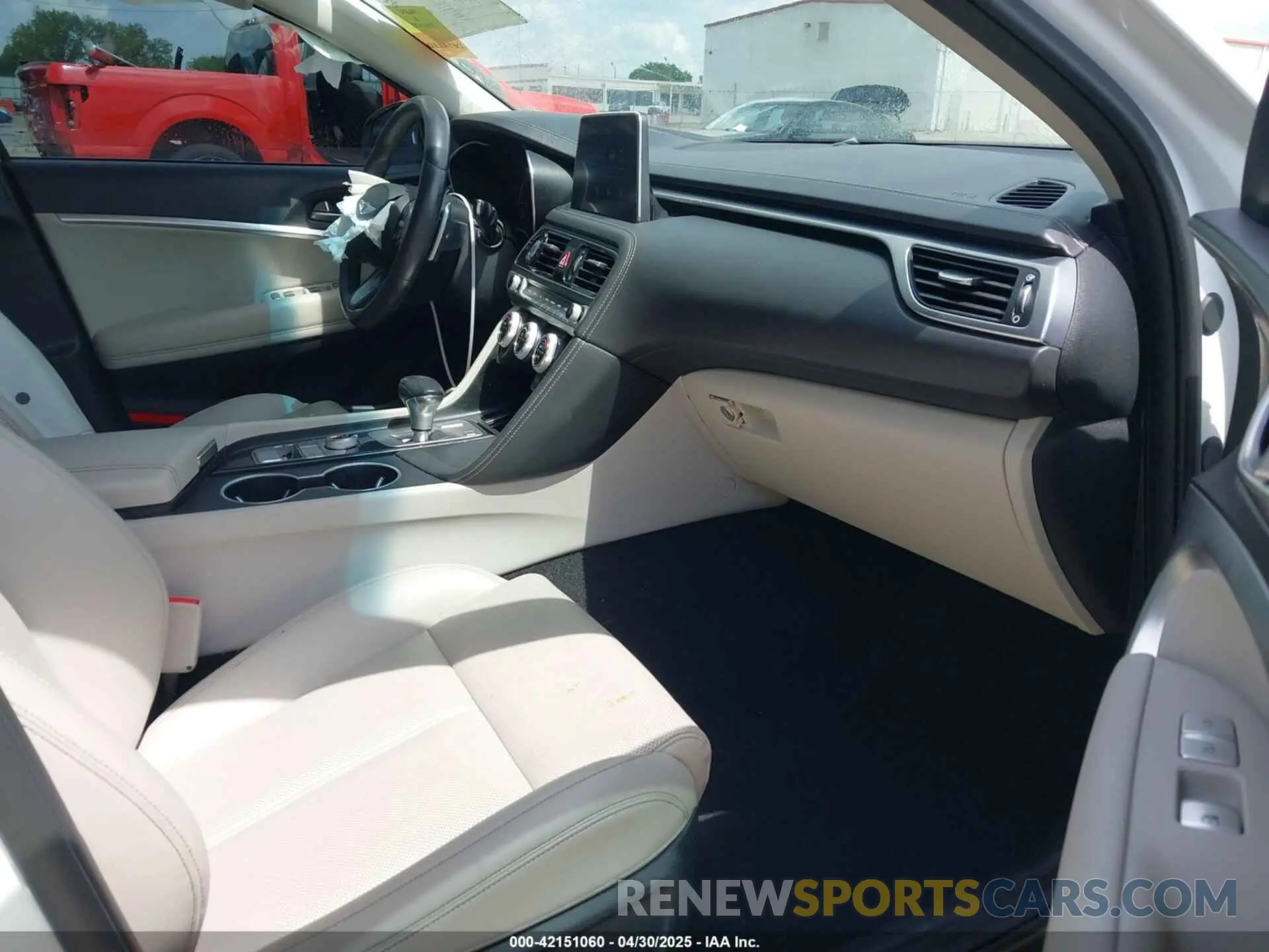 5 fotografías del automóvil dañado KMTG64LA2MU074982 GENESIS G70 2021
