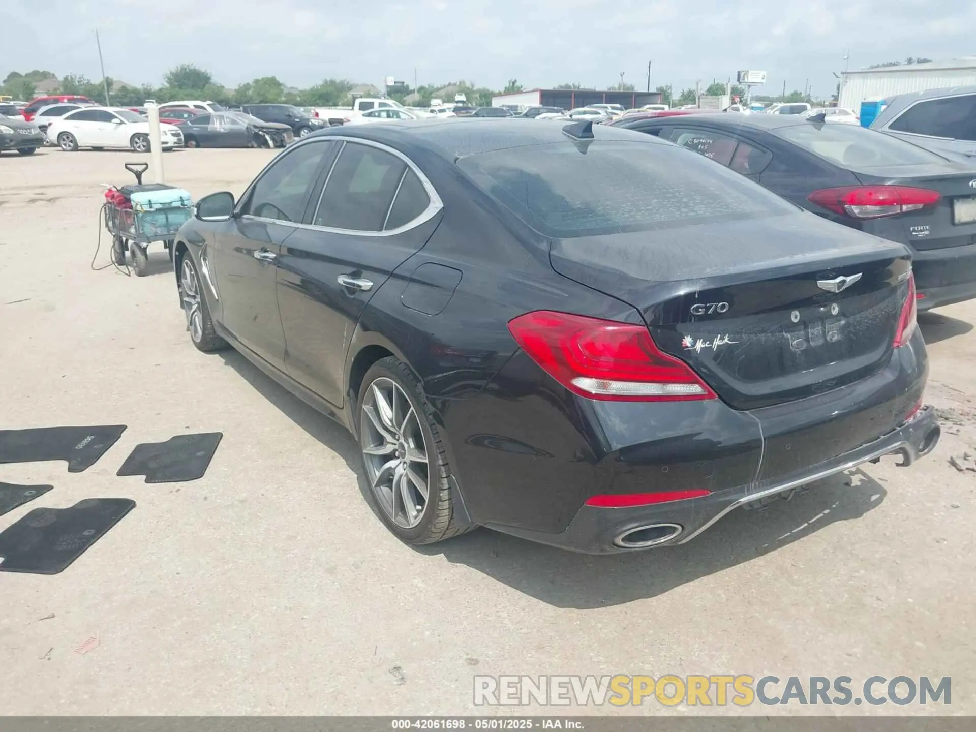 3 fotografías del automóvil dañado KMTG74LEXMU071473 GENESIS G70 2021