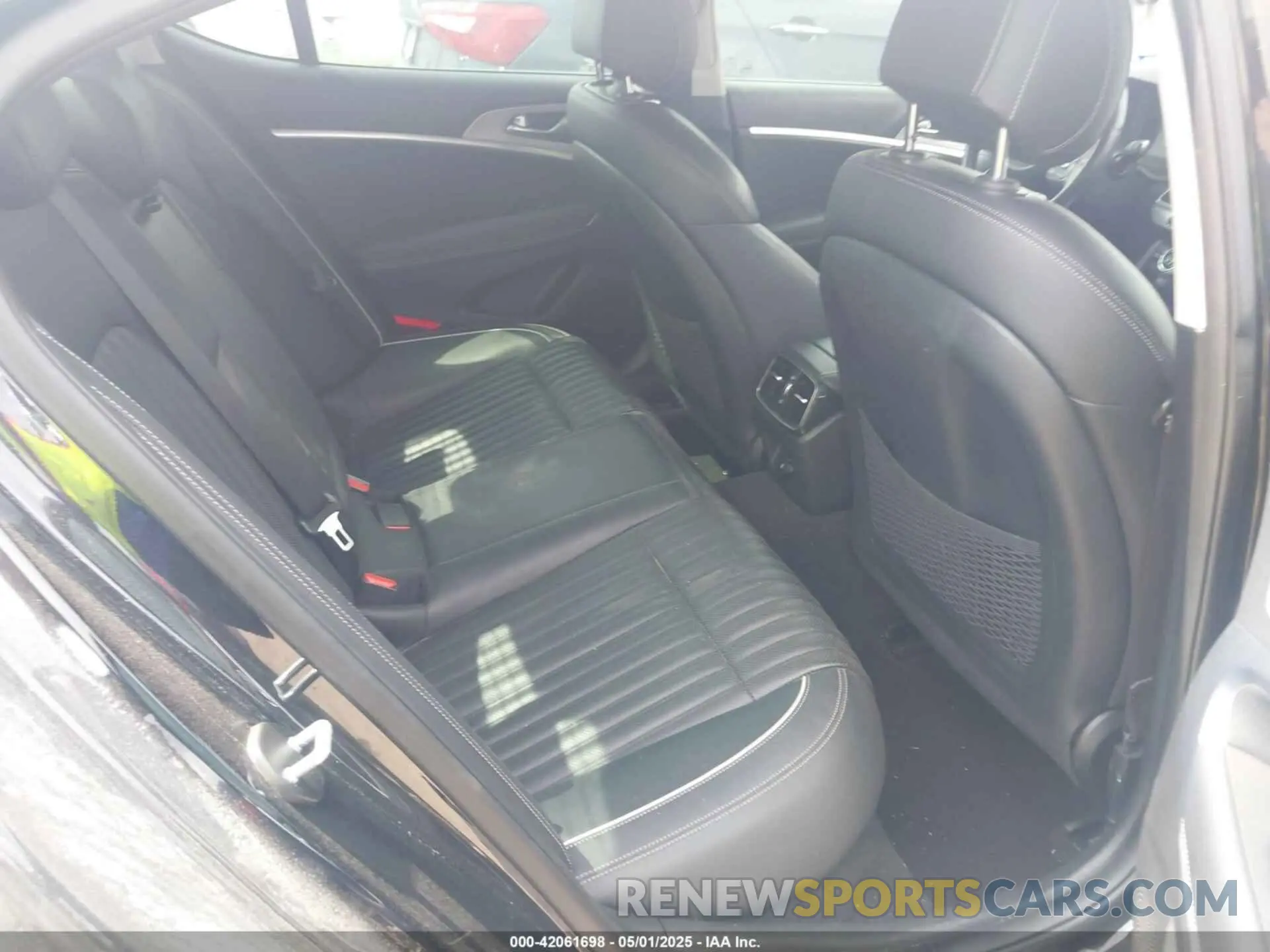 8 fotografías del automóvil dañado KMTG74LEXMU071473 GENESIS G70 2021