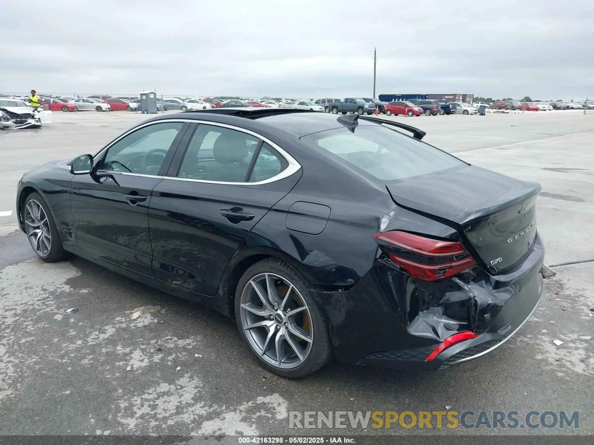 3 fotografías del automóvil dañado KMTG34TA2NU103715 GENESIS G70 2022