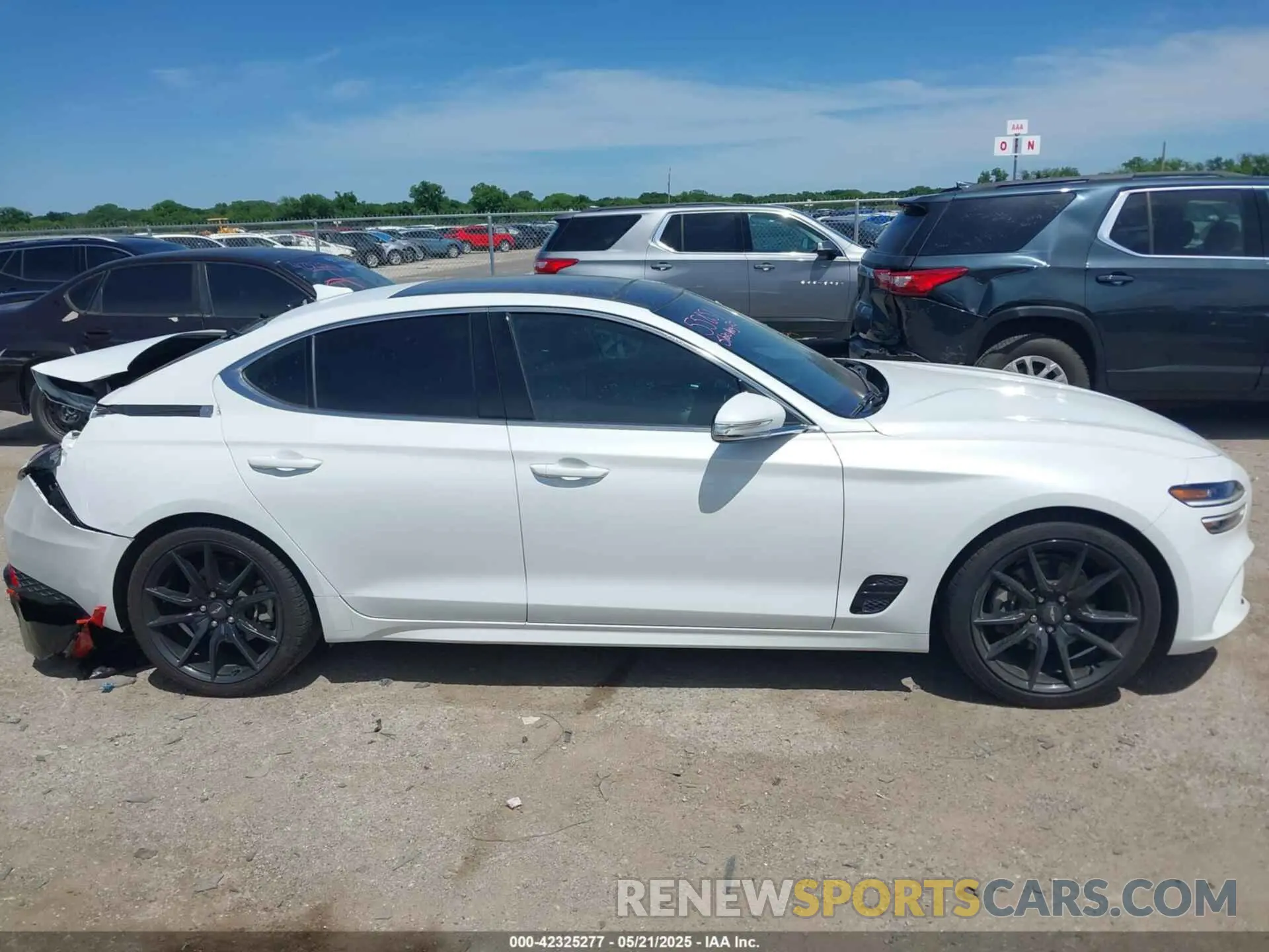 13 fotografías del automóvil dañado KMTG34TA5NU103935 GENESIS G70 2022