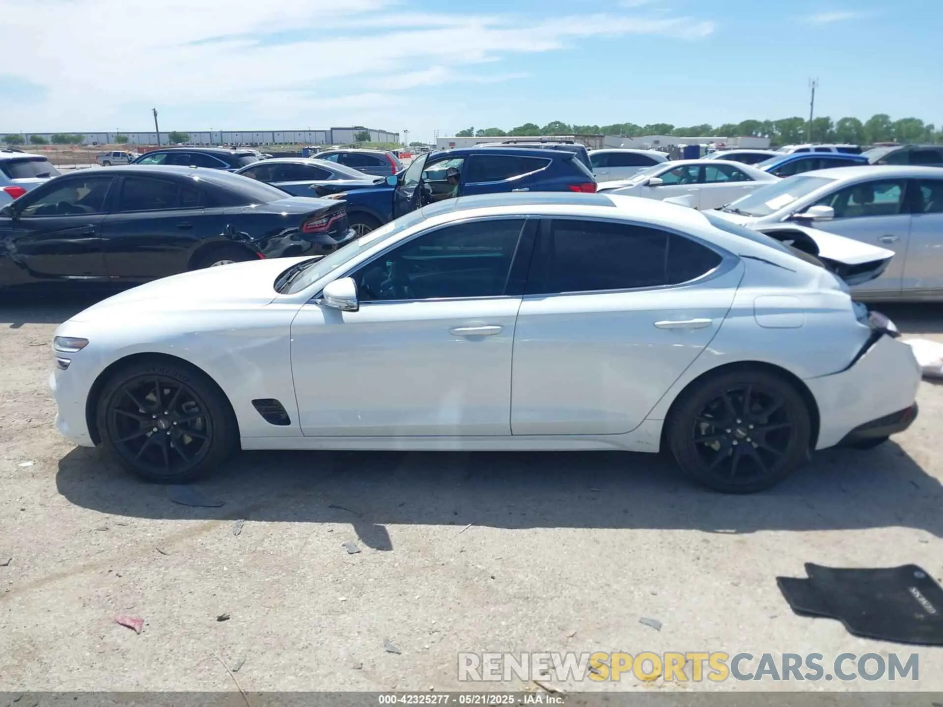 14 fotografías del automóvil dañado KMTG34TA5NU103935 GENESIS G70 2022