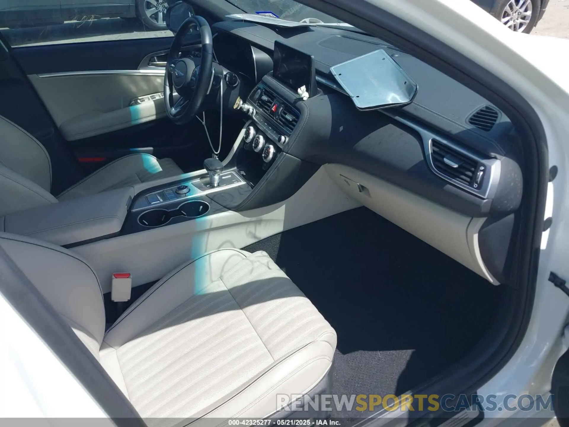 5 fotografías del automóvil dañado KMTG34TA5NU103935 GENESIS G70 2022