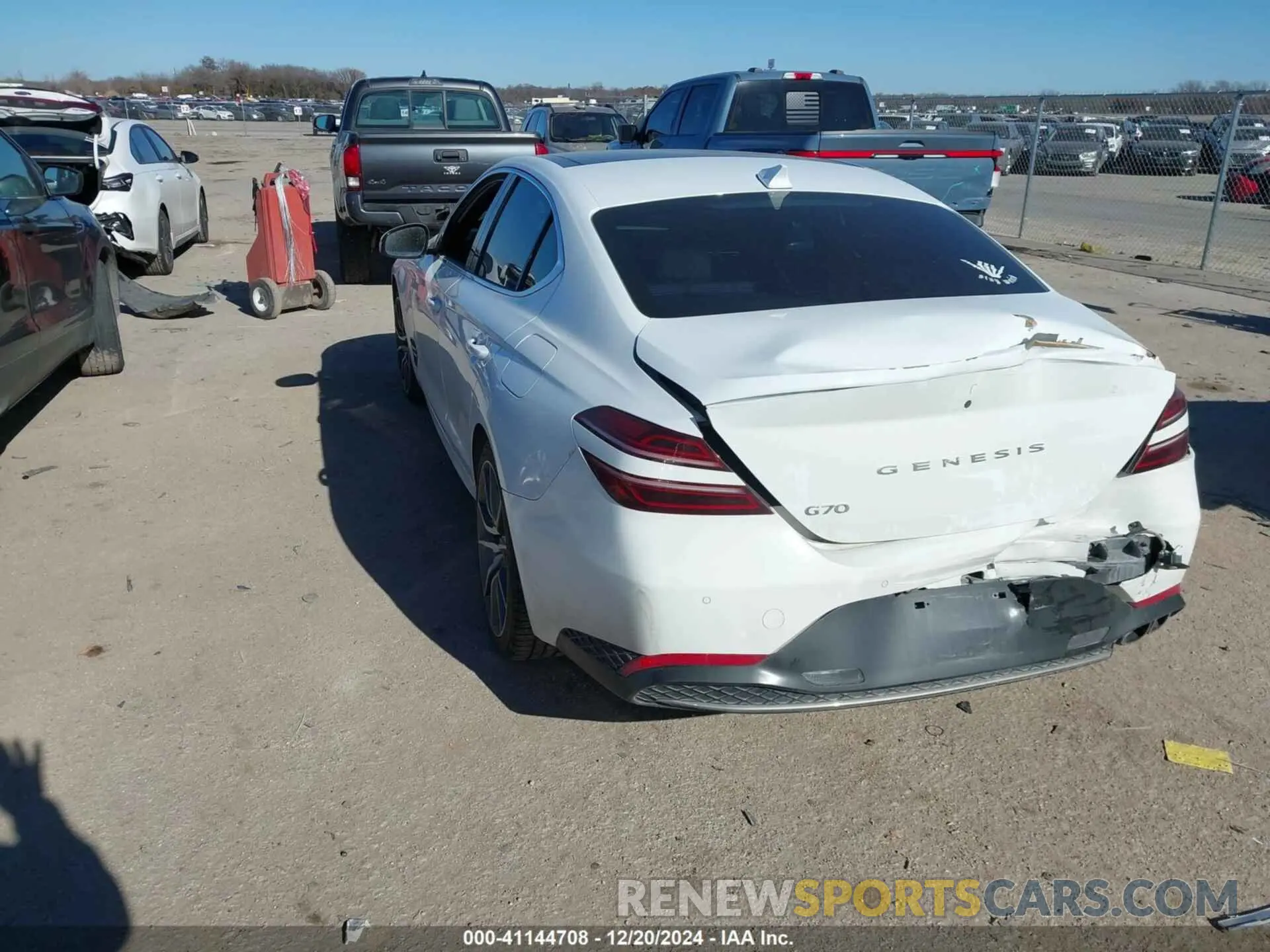 3 fotografías del automóvil dañado KMTG34TA7NU103998 GENESIS G70 2022