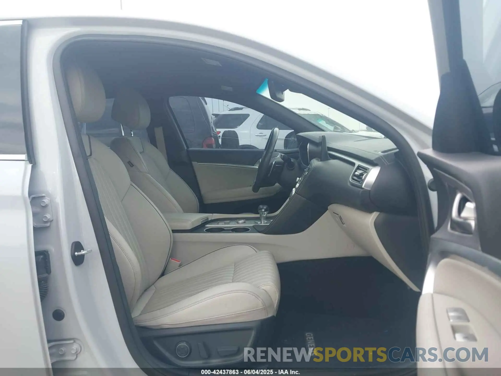 5 fotografías del automóvil dañado KMTG34TA9NU090218 GENESIS G70 2022