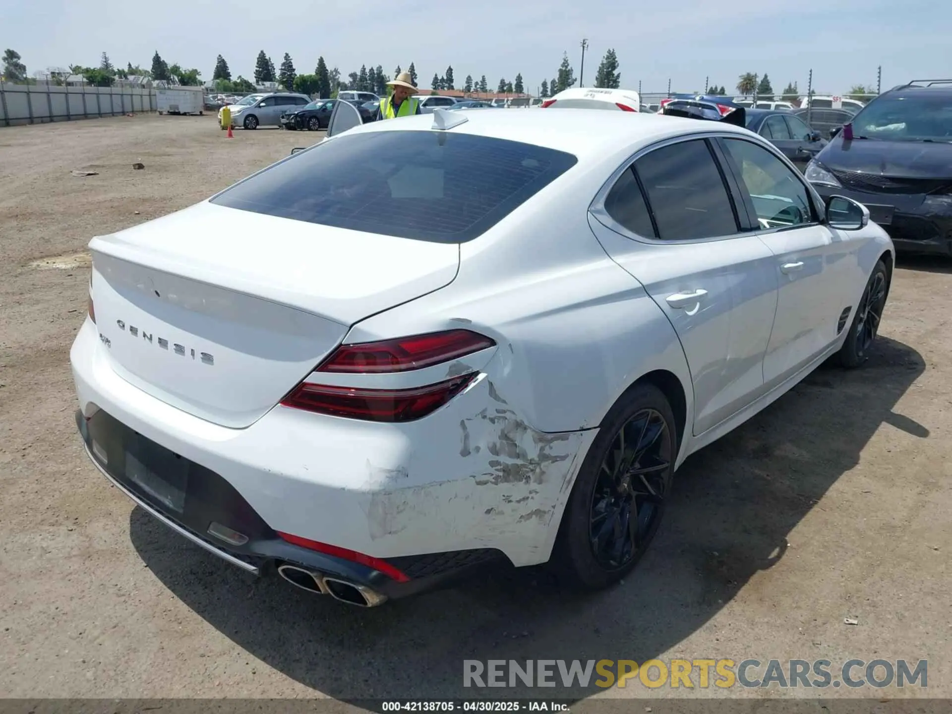 4 fotografías del automóvil dañado KMTG34TA9NU095130 GENESIS G70 2022