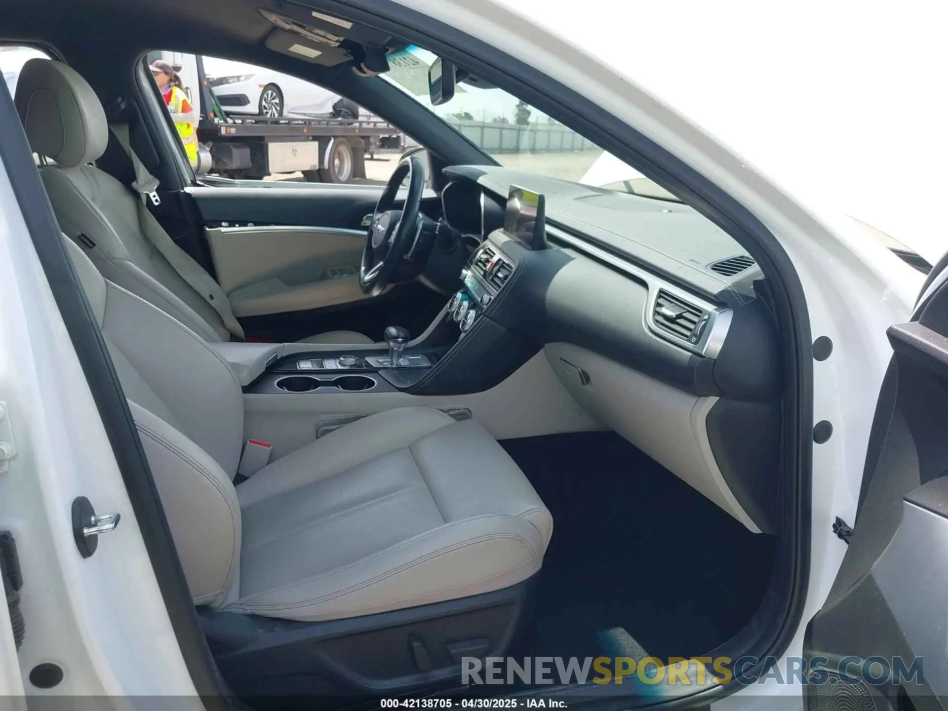 5 fotografías del automóvil dañado KMTG34TA9NU095130 GENESIS G70 2022