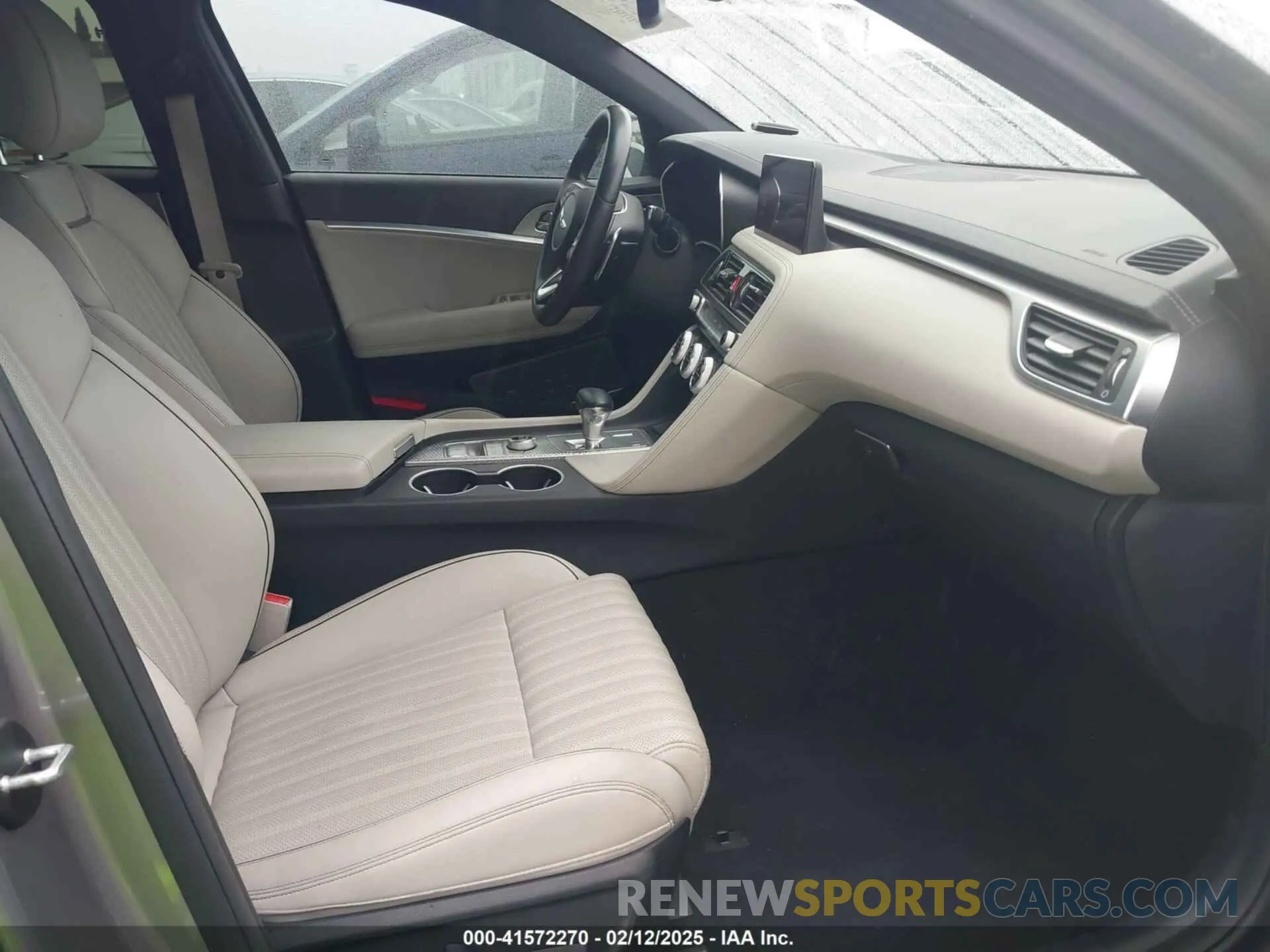 5 fotografías del automóvil dañado KMTG54TE1NU084684 GENESIS G70 2022